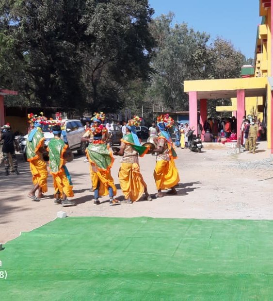 Presentation of Karma  dance outside the sitapur vaccination center