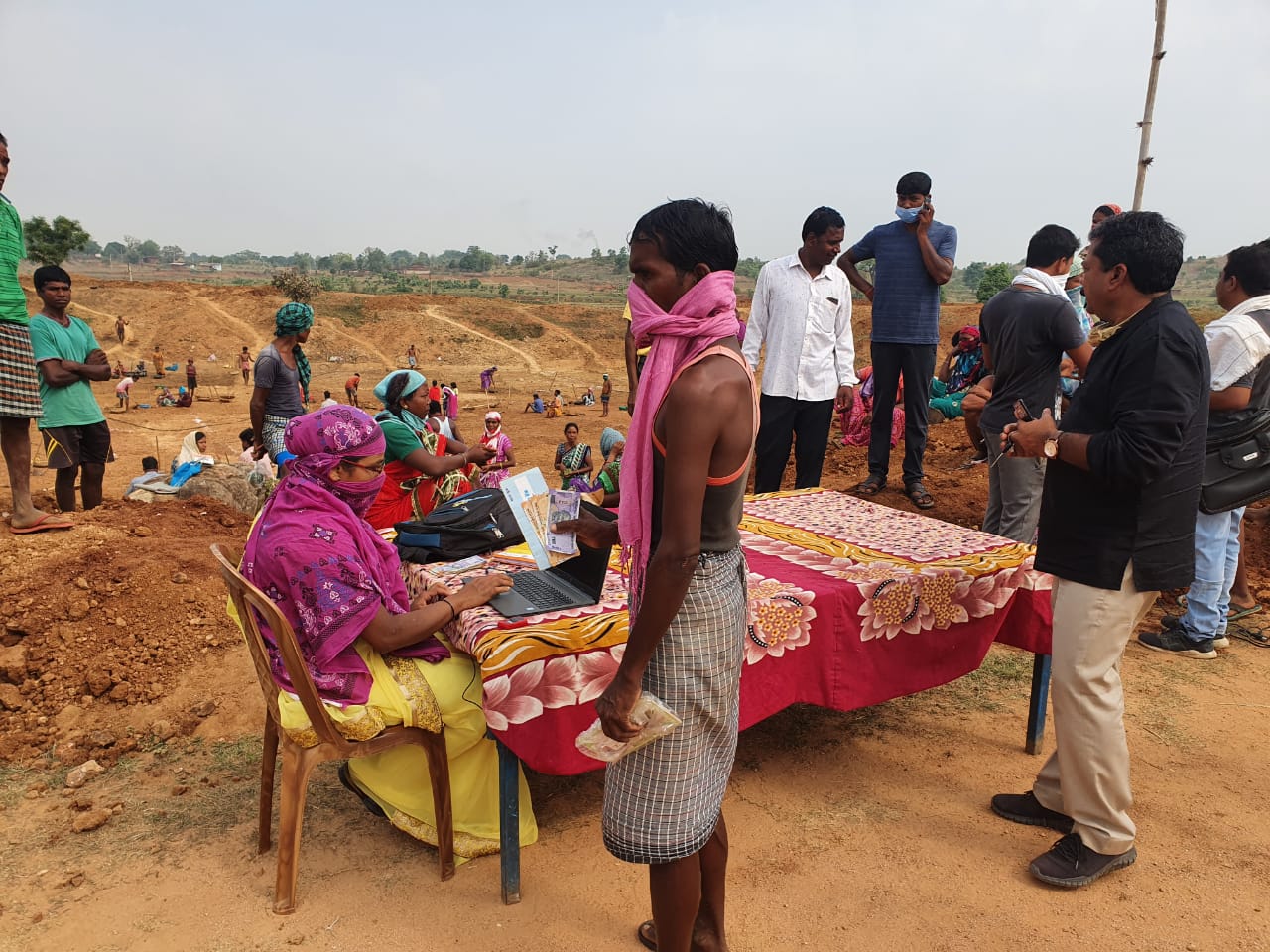 women of Bank Sakhi reached the workplace and paid