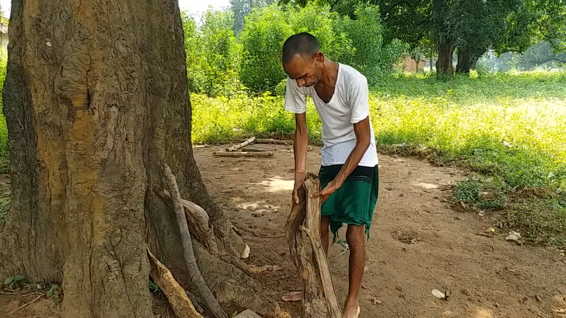 Social workers built a house for Disabled Bhola