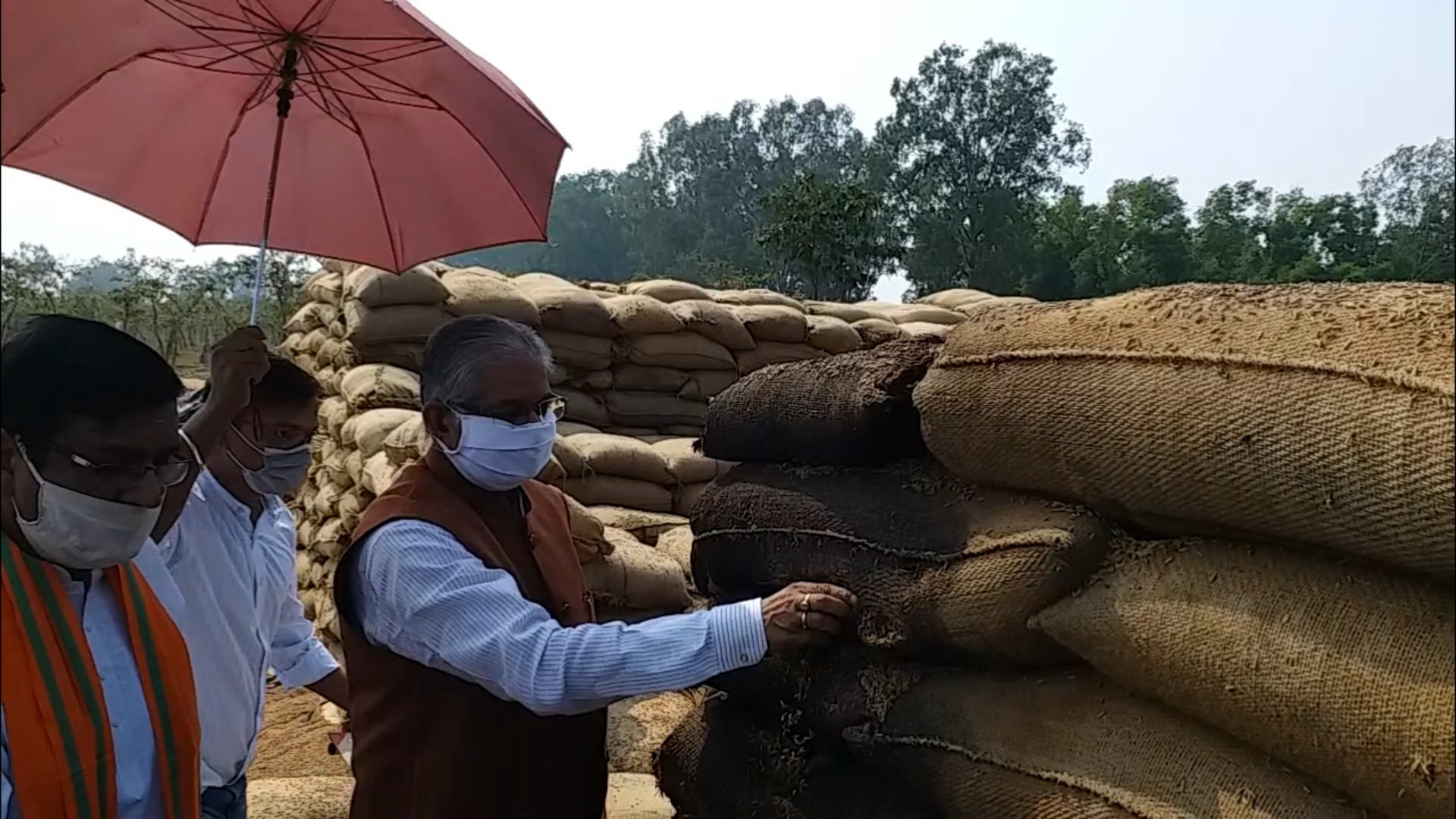 Dharamlal Kaushik inspected paddy collection centers