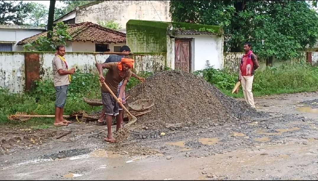 construction-work-started-in-pratappur-banaras-road