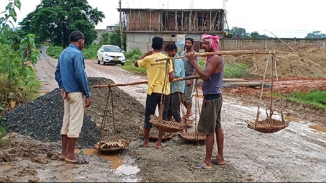 construction-work-started-in-pratappur-banaras-road