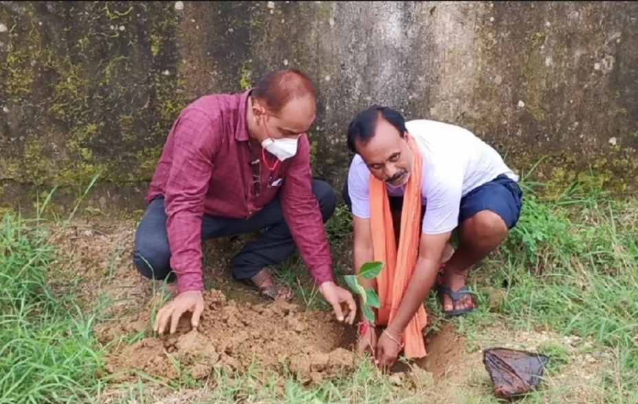 BJP workers celebrated PM Modi's birthday in surajpur