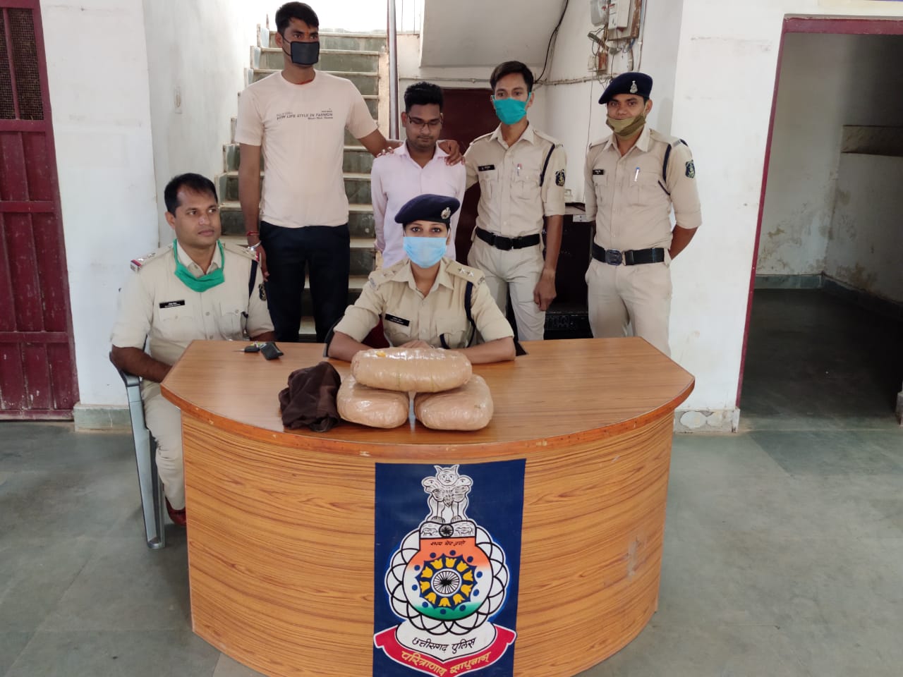 Ratanpur police arrested accused with 3 kg hemp in  bilaspur