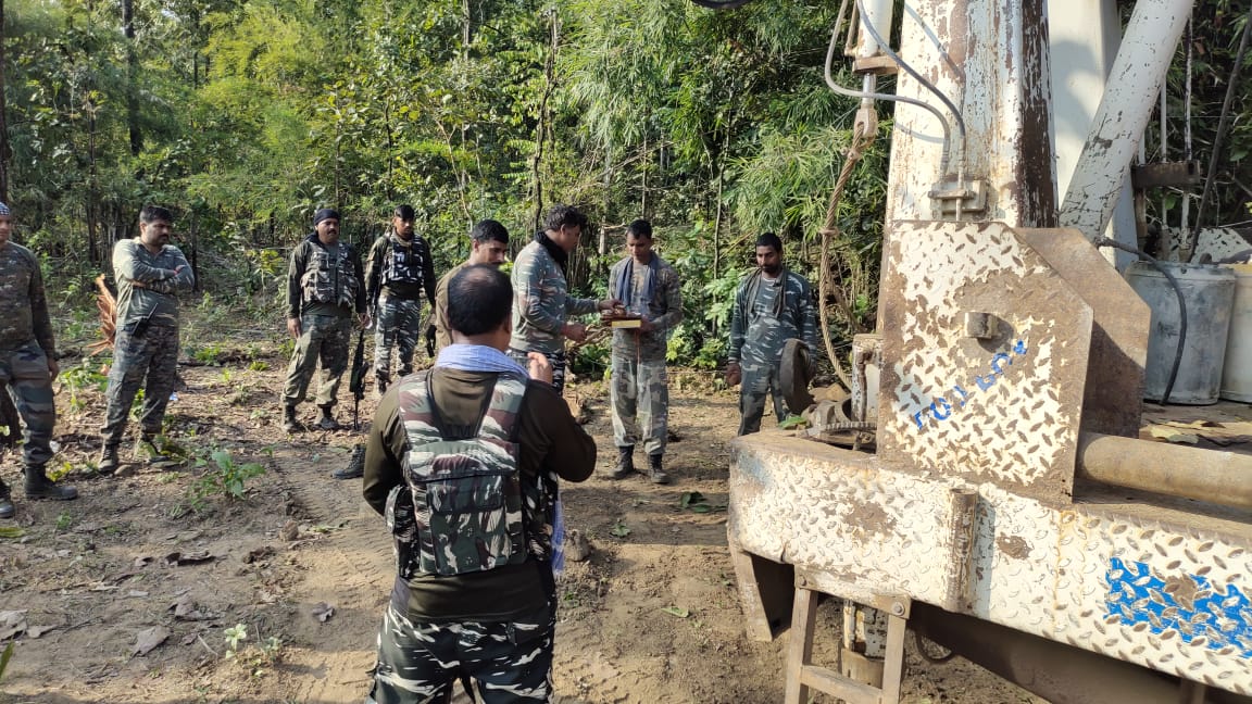 surrendered Naxalites doing road construction work in Dantewada