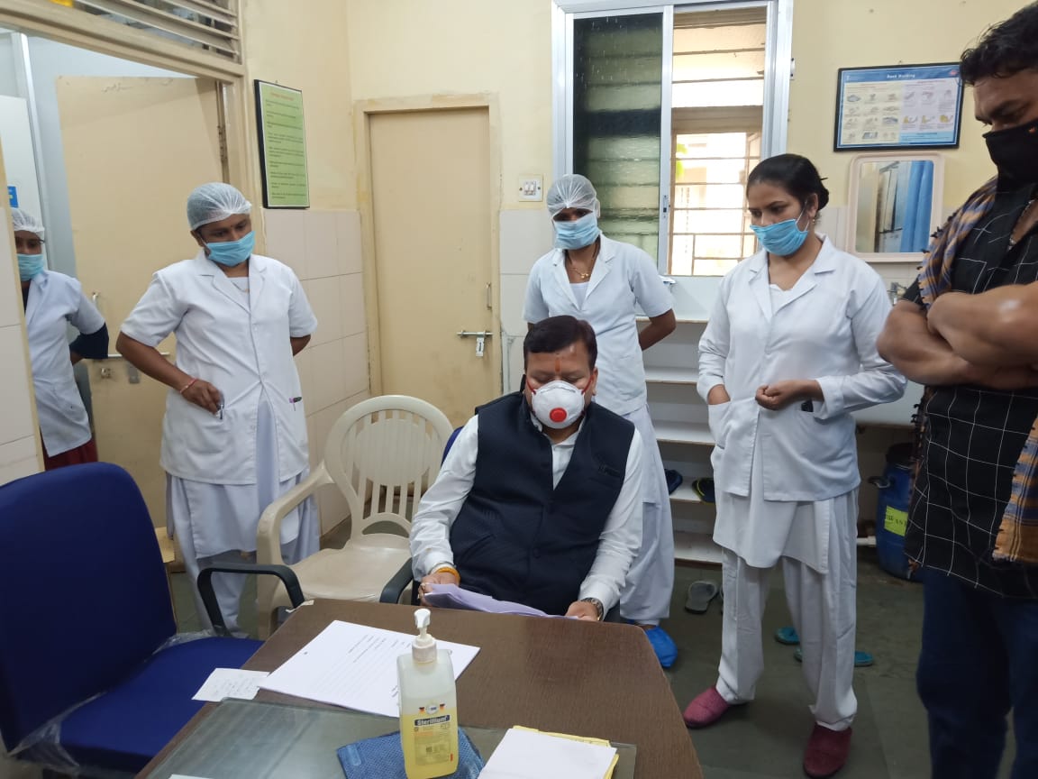 parliamentary secretary inspected district hospital