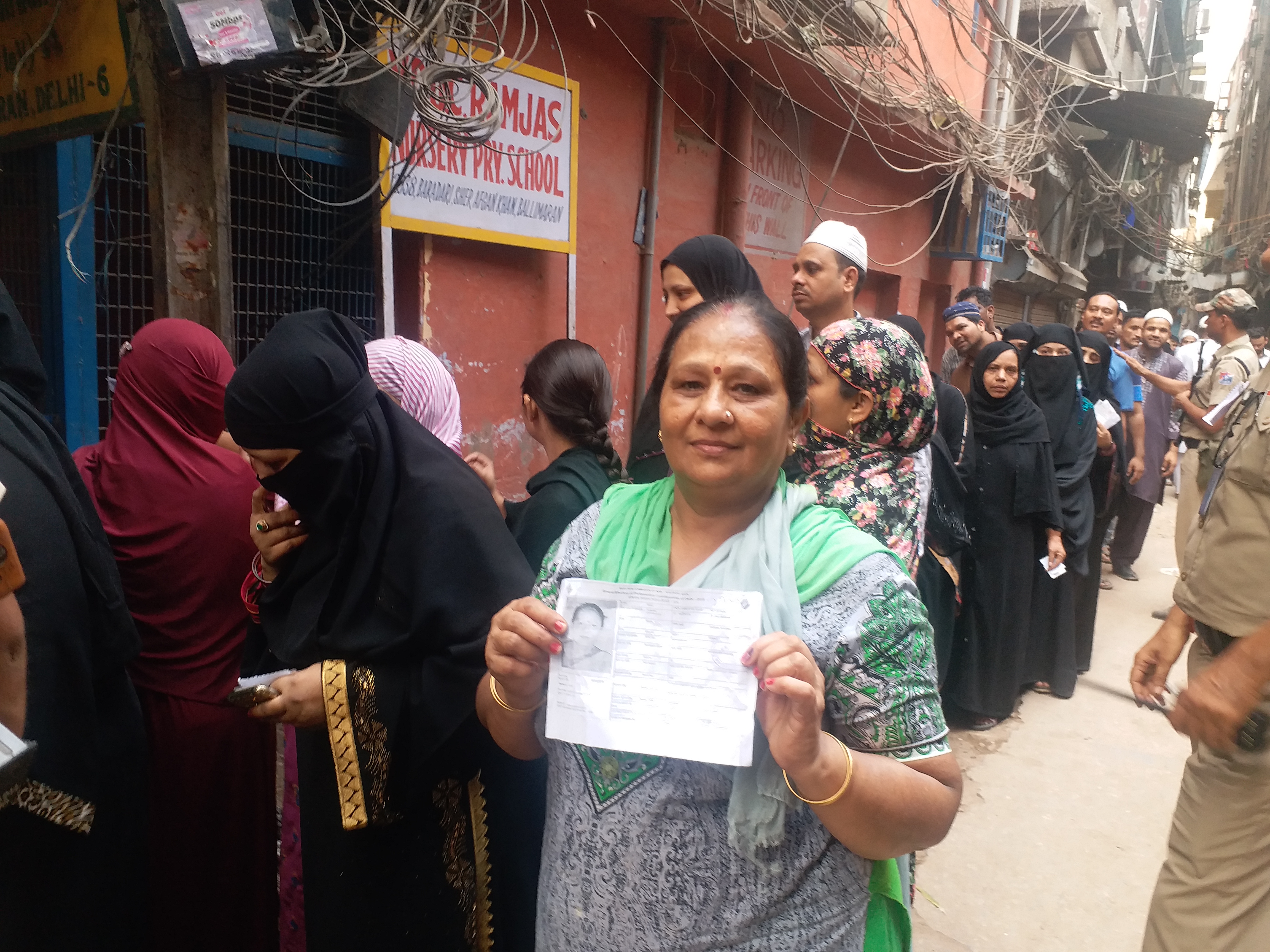 rozedars done voting after standing in que for lok sabha