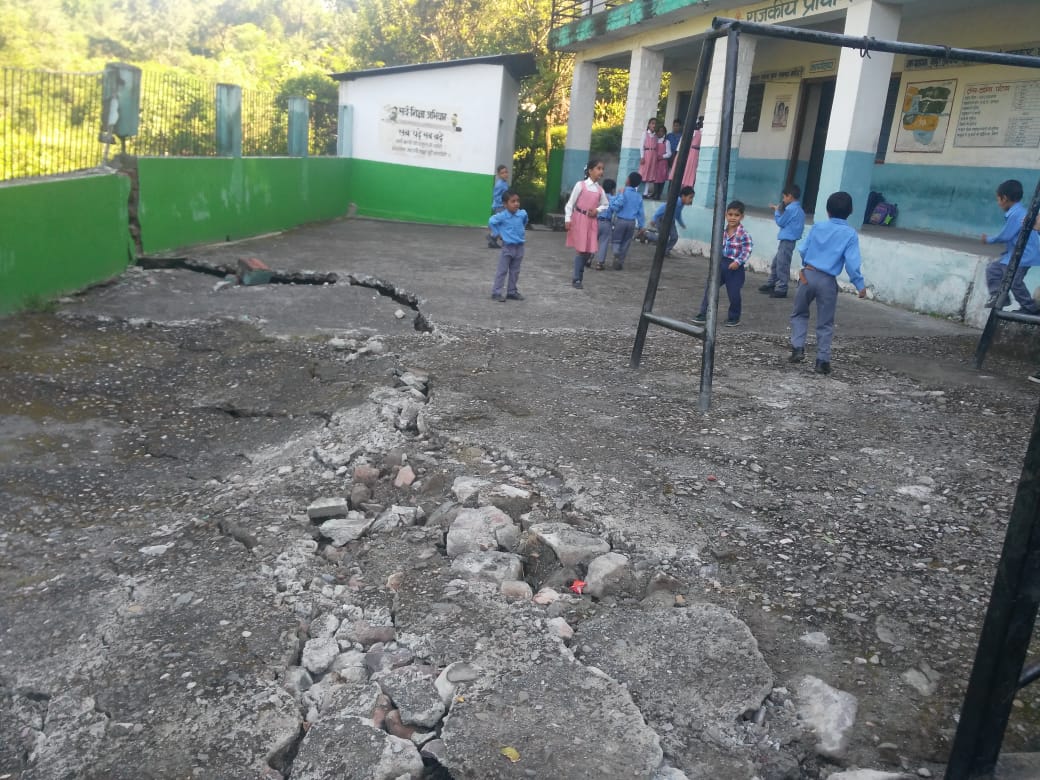 school in bad condition