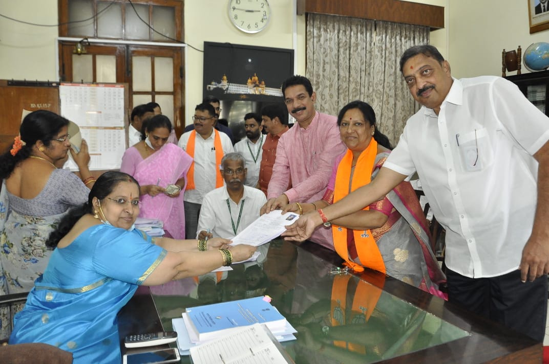 laxman-savadi-nomination-submitted-to-council-election