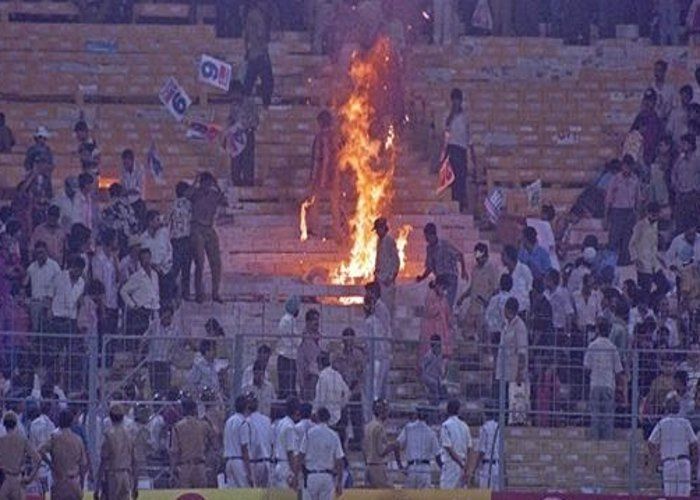 Crowd went berserk at Eden Gardens as India failed to beat Sri Lanka in the semifinal.