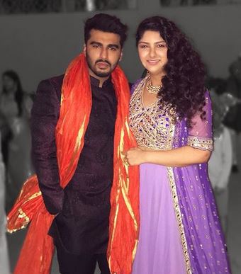 arjun kapoor miss sister anshula kapoor