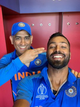 Dhoni - Pandya