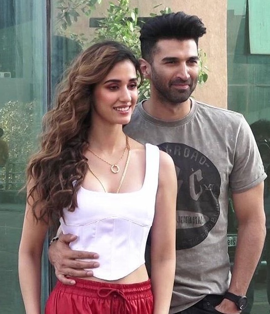 Aditya Roy Kapoor look during Malang film Promotion, Disha Patani Stylish look during Malang film Promotion, Malang film Promotion, दिशा - आदित्यचा स्टायलिश अंदाज, Malang trailer, Malang film news, Malang film release date