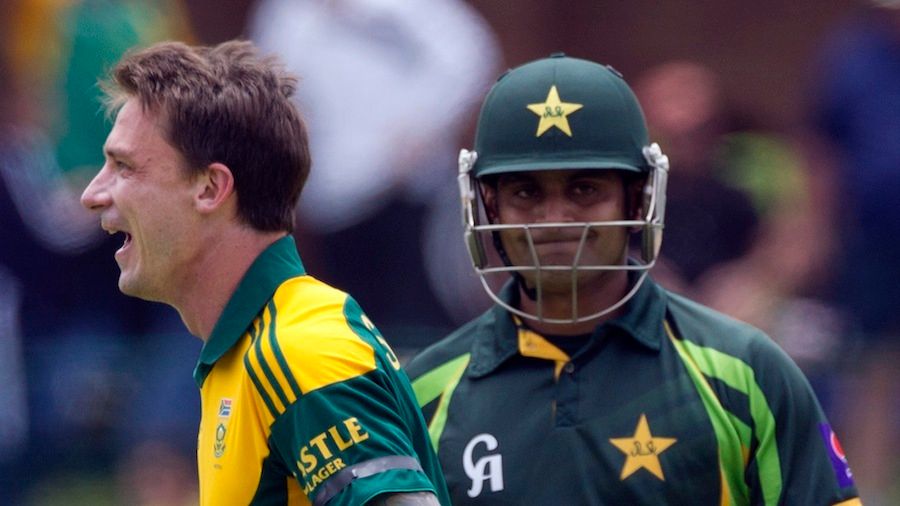 Dale Steyn vs hafeez