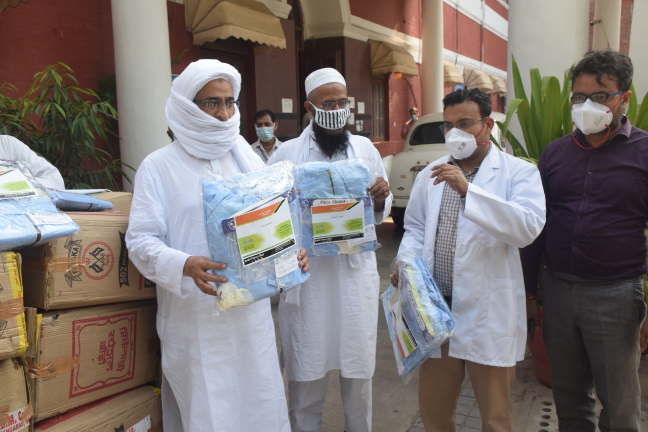 jamiatul hind and shaikhul hind trust donate 1000 PPE Kits