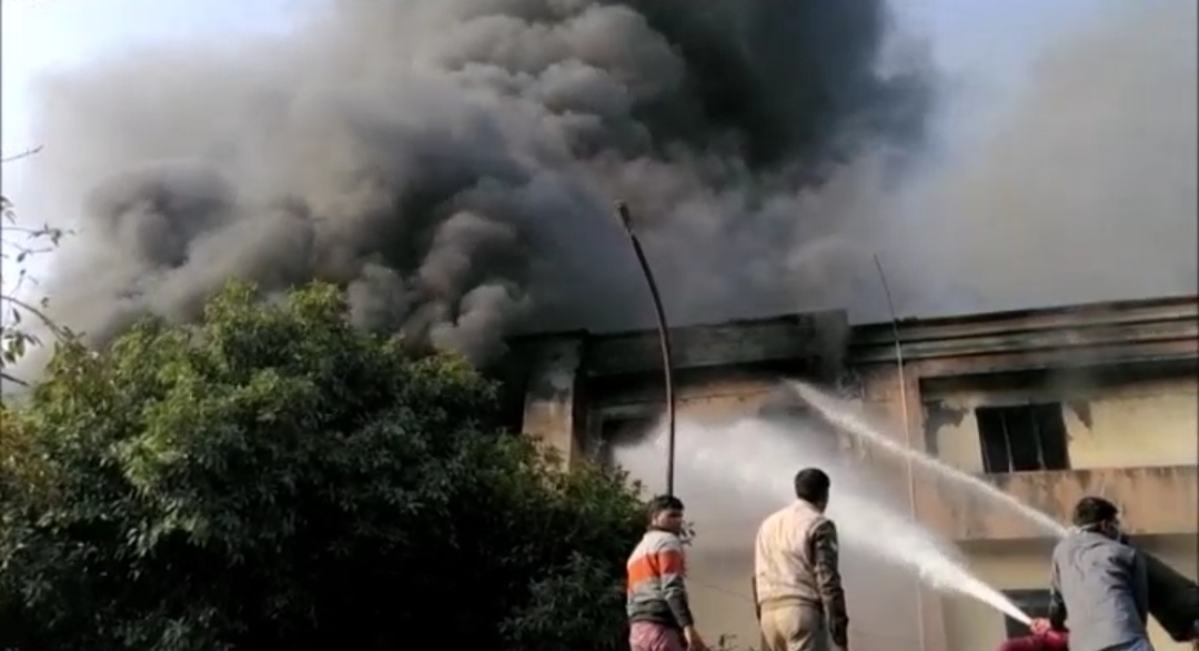 Fire in plastic factory in Ghaziabad