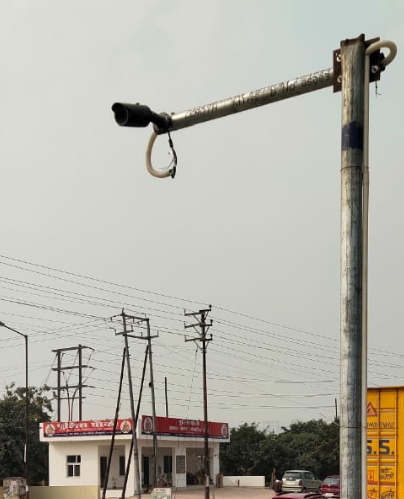 CCTV cameras are being installed at major places of Greater Noida monitoring will be done from control room