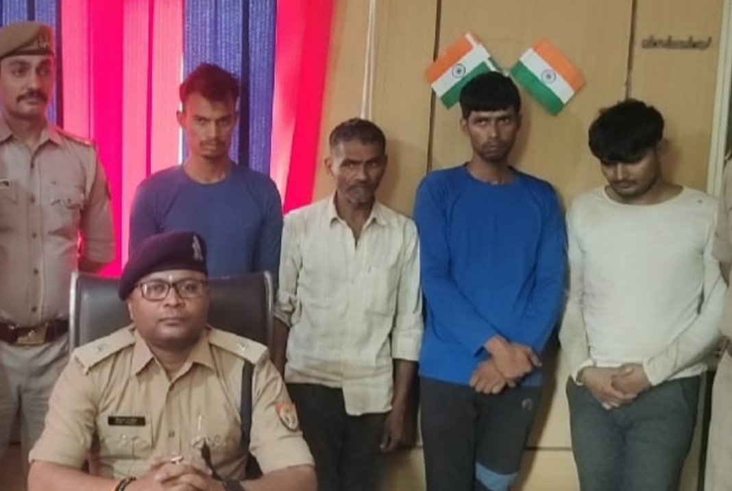 कासना मोबाइल शोरूम चोरी कांड का खुलासा, 15 लाख के मोबाइल के साथ चार शातिर गिरफ्तार