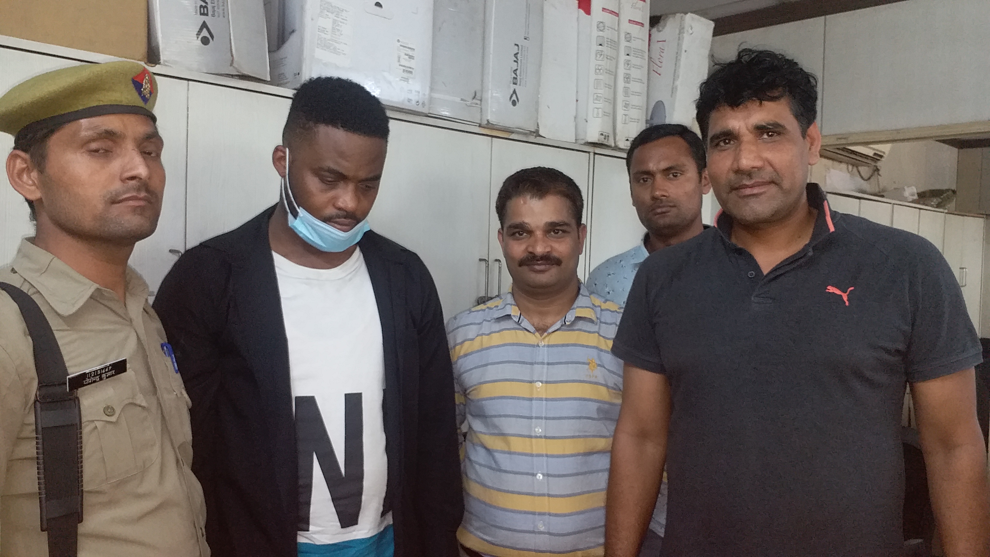 Nigerian accused of online fraud of crores arrested fake passport and other documents recovered