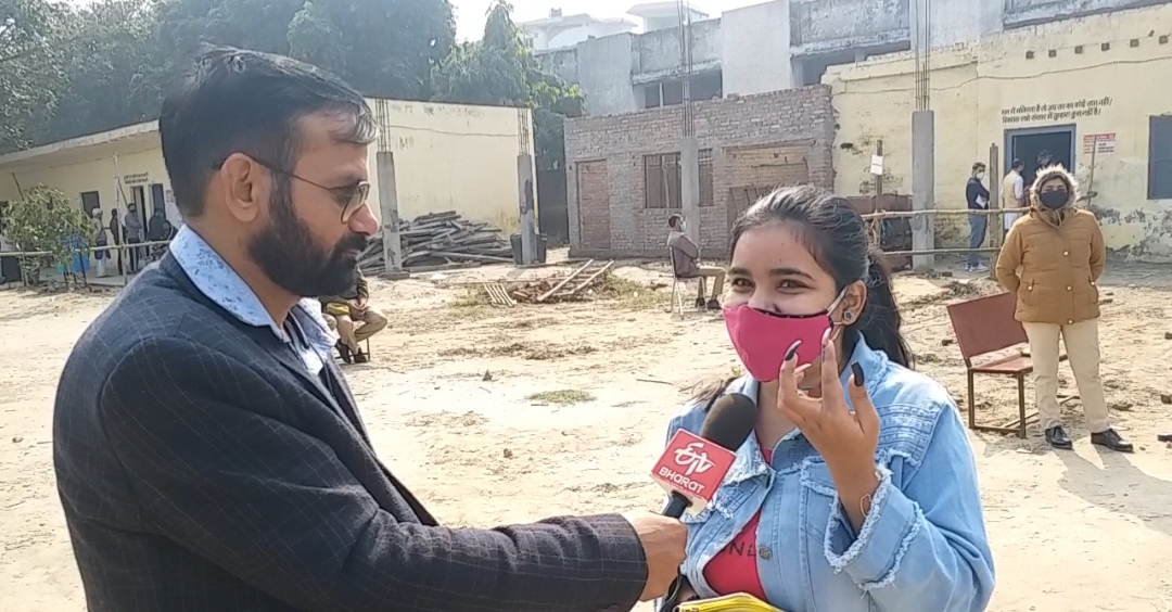 young and elder vores casting vote in noida