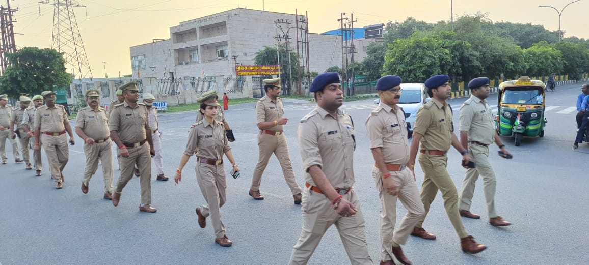 सुरक्षा काे लेकर रिहर्सल करती पुलिस.