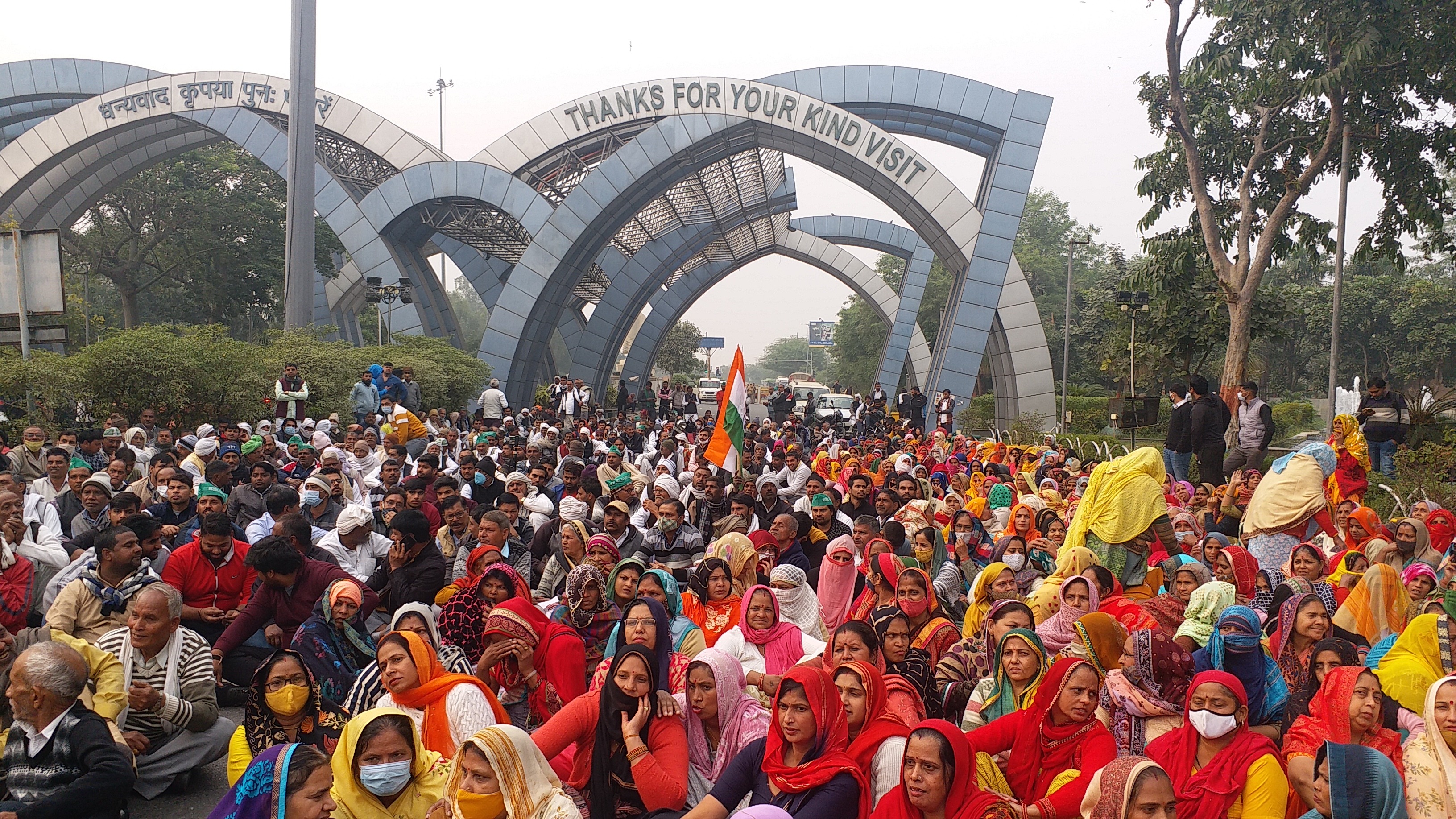 किसानों के साथ आंदोलन में महिलाएं भी थीं शामिल