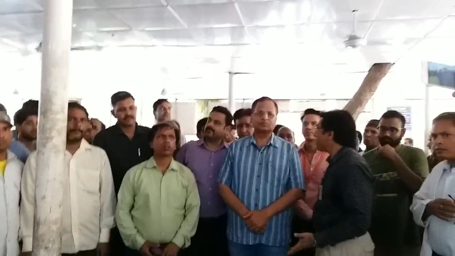 Delhi health minister satyendra jain visit GTB Hospital