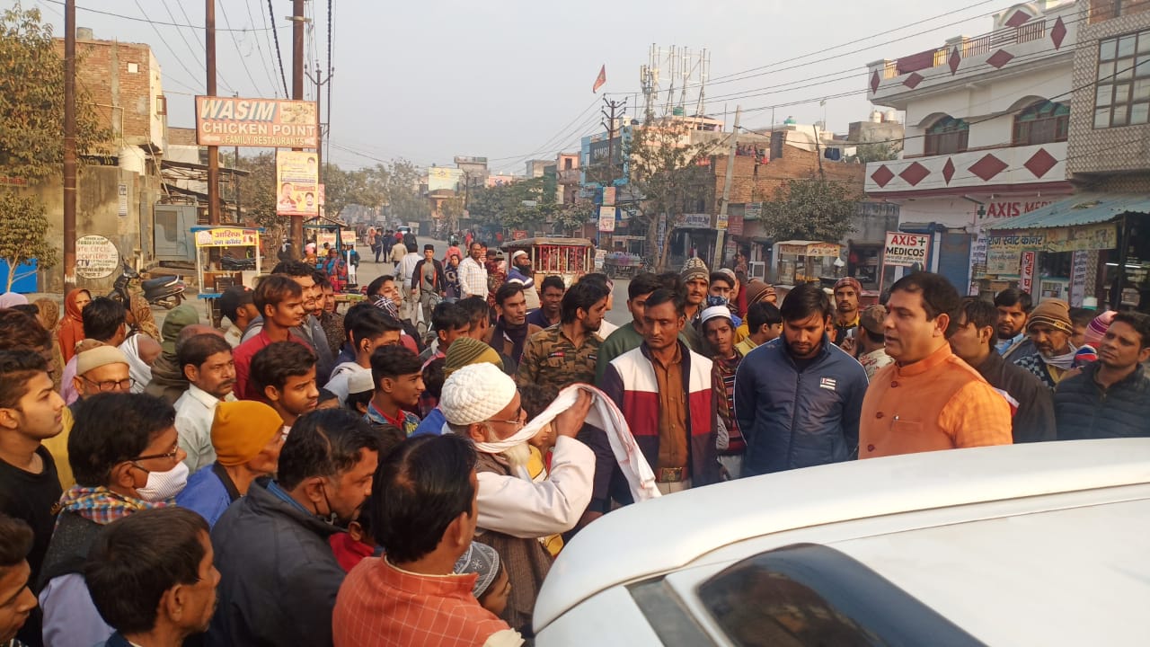 BJP MLA Nandkishore Gurjar closed shop by threatening chicken seller