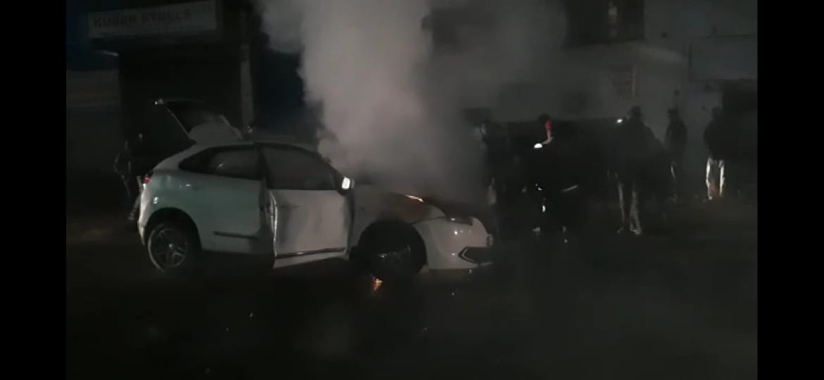 Moving car catches fire in ghaziabad