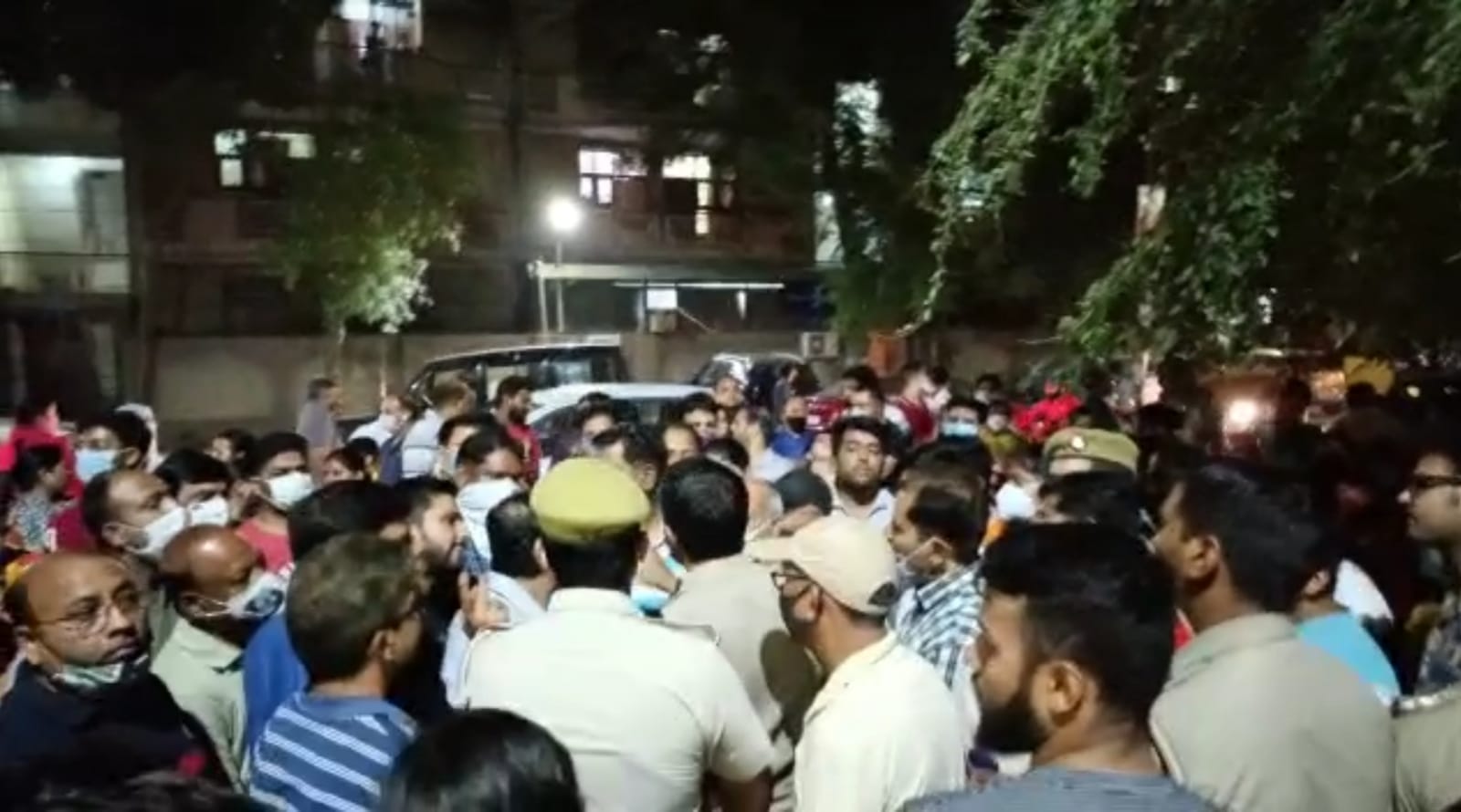 Candle march in Ghaziabad demanding to catch killers of innocent