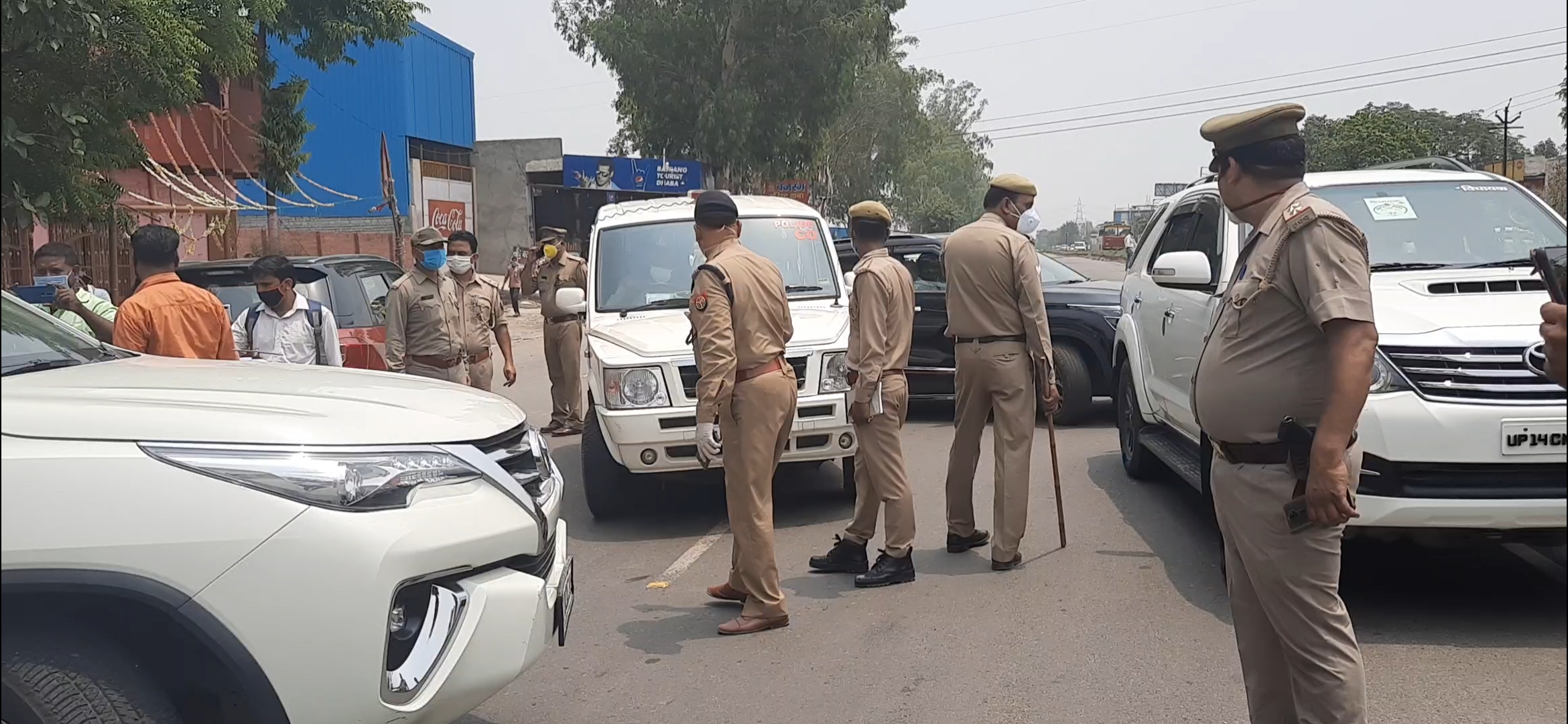 Muradnagar cops stop Chandrashekhar Azad from visiting farmers