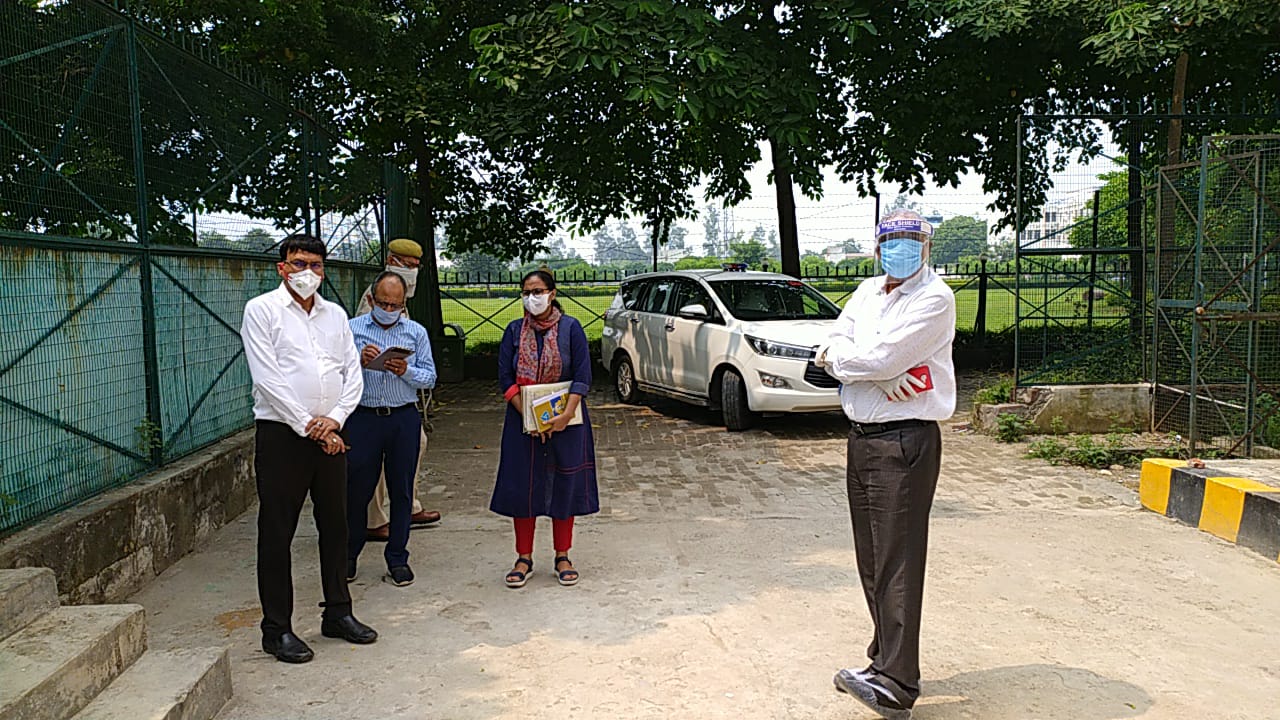 Ghaziabad DM Ajay Shankar Pandey inspected site of SRM Covid Center