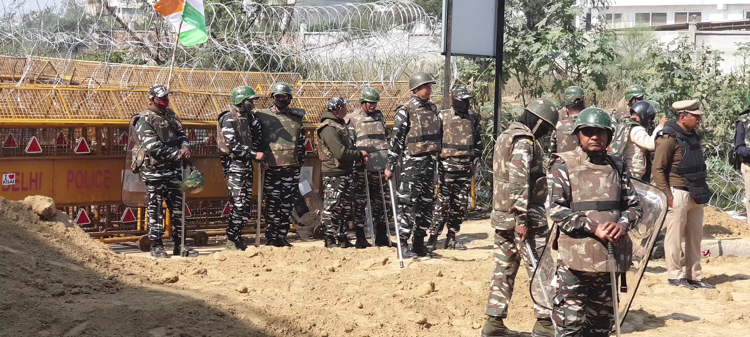 farmers protest at gahazipur border delhi