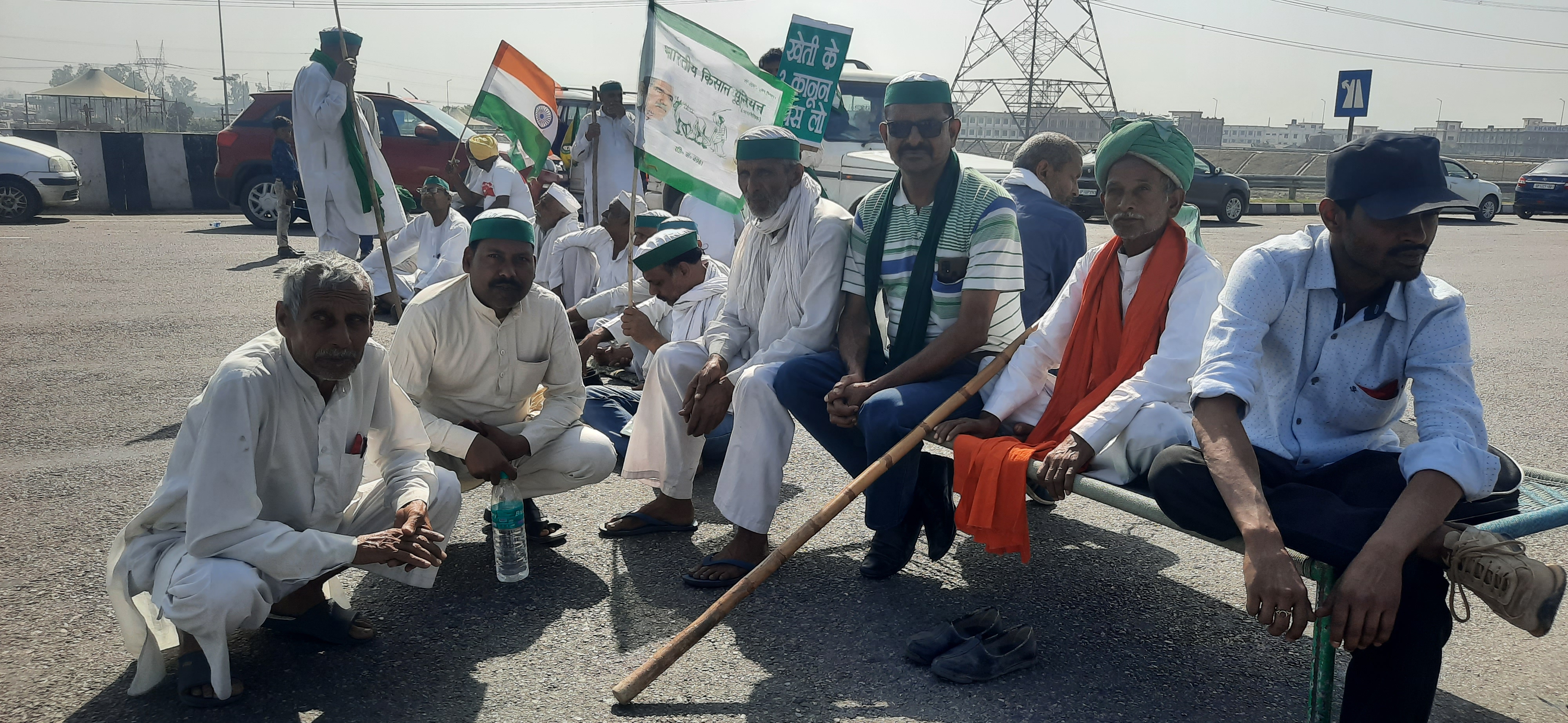 Protesting farmers block KMP expressway in Haryana