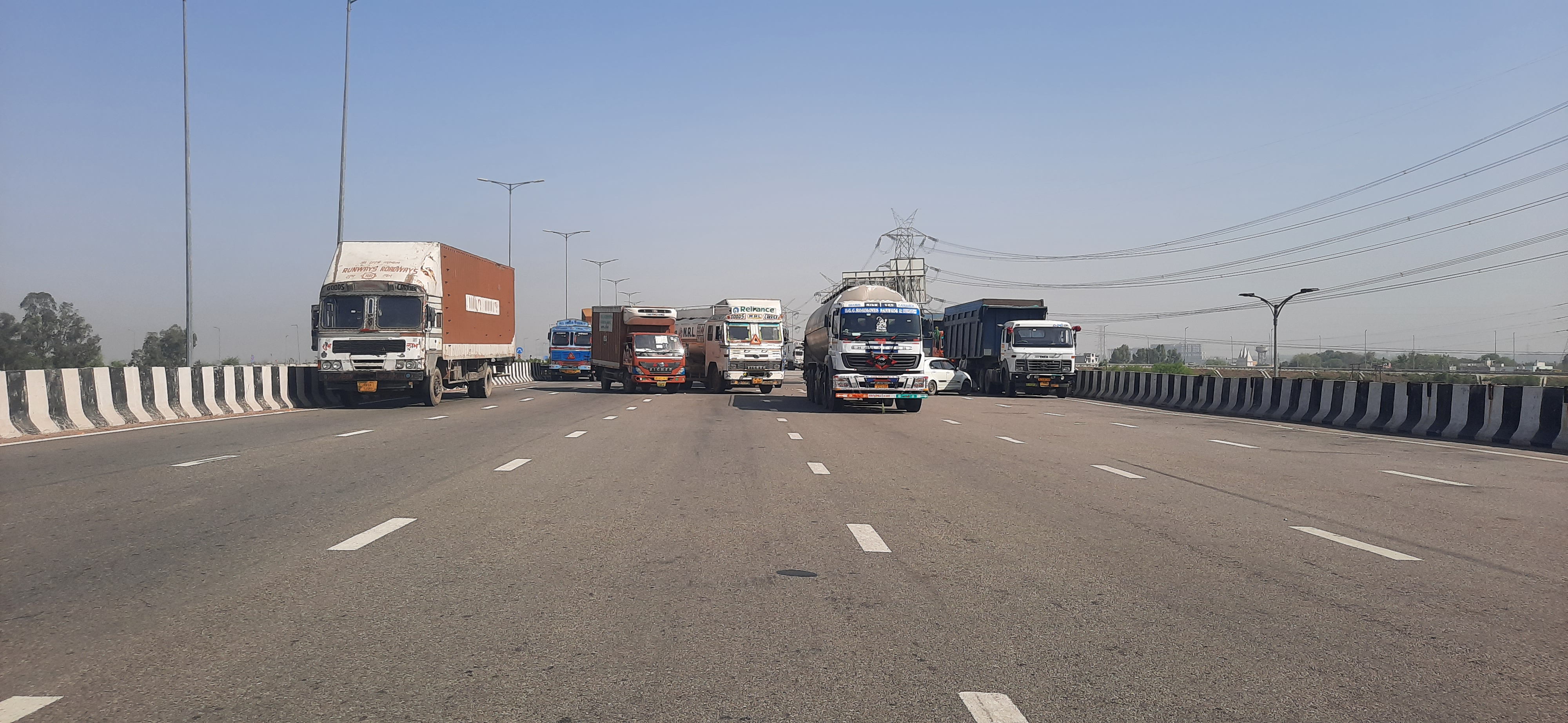 Protesting farmers block KMP expressway in Haryana