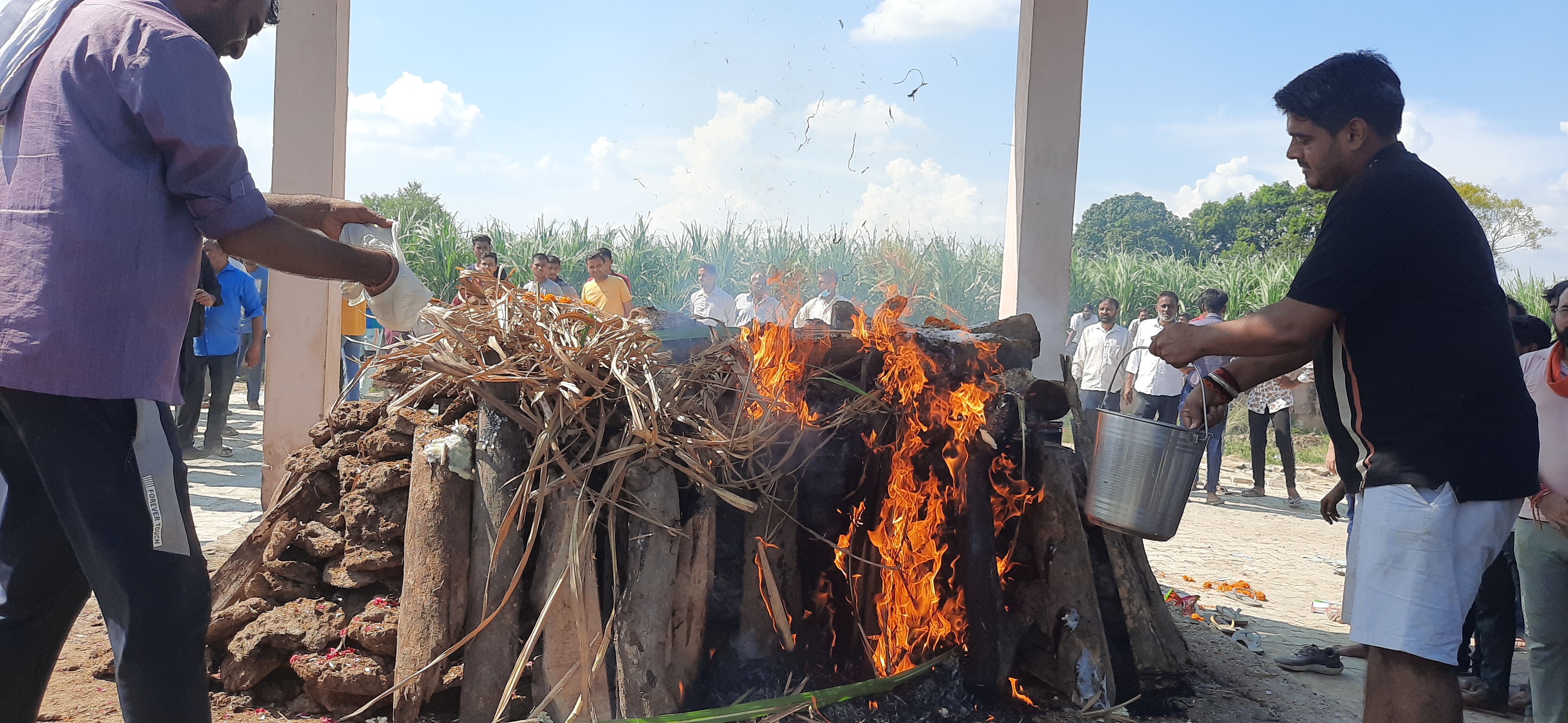 16 ஆண்டுகளுக்கு பிறகு எரியூட்டப்பட்ட ராணுவ வீரர் உடல்