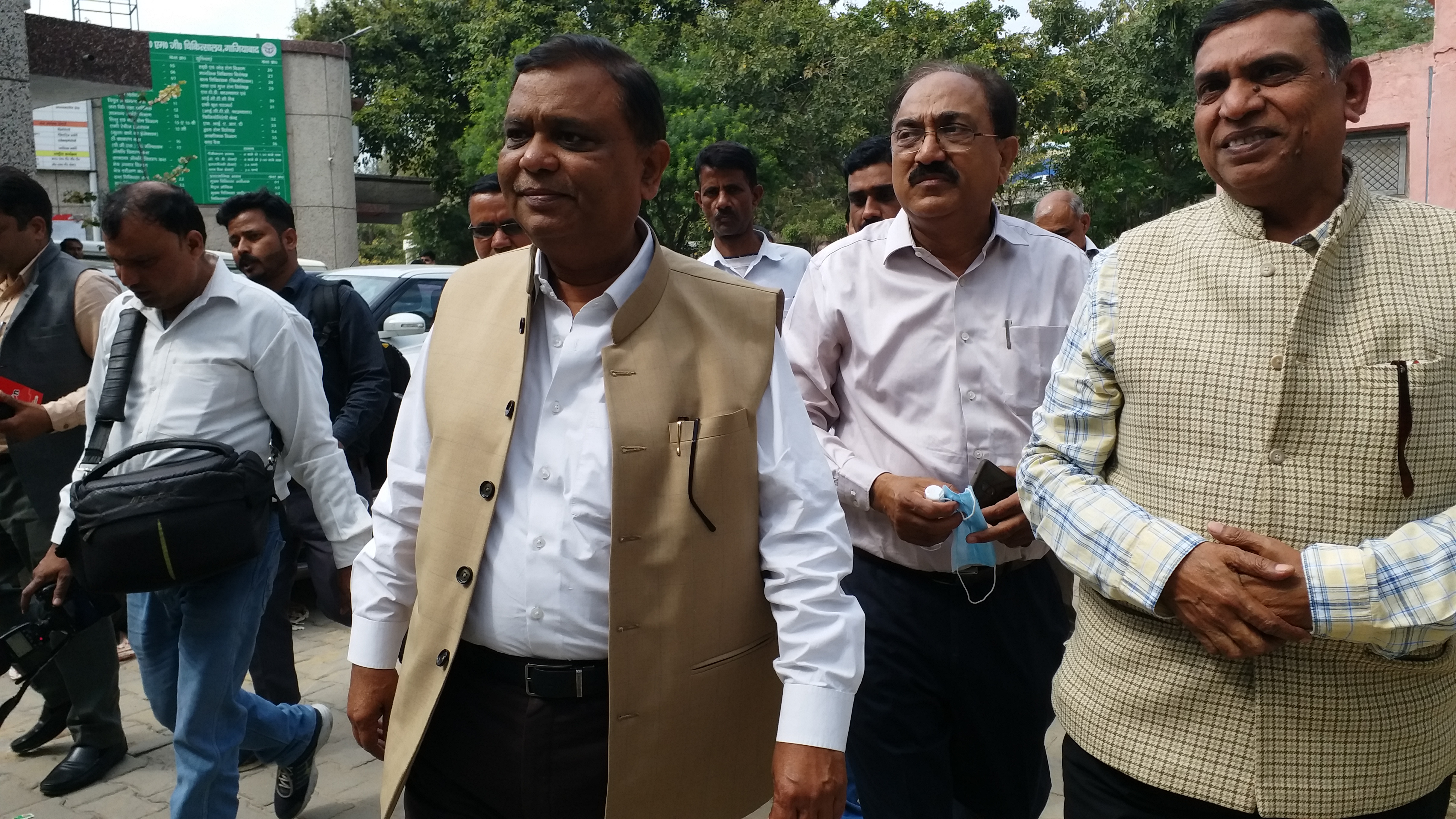 Atul Garg inspection of mmg hospital ghaziabad over corona virus