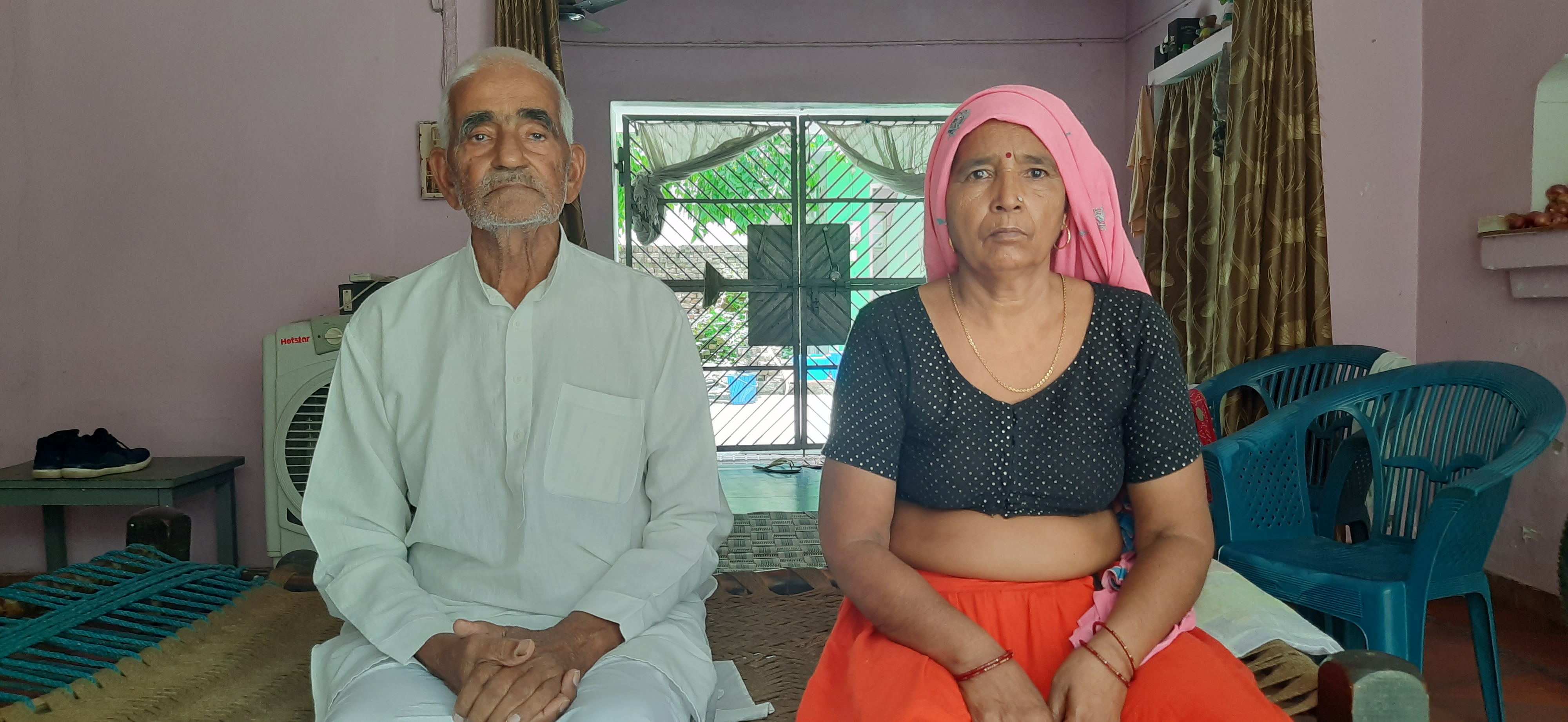 Parents of martyred Vinod Kumar