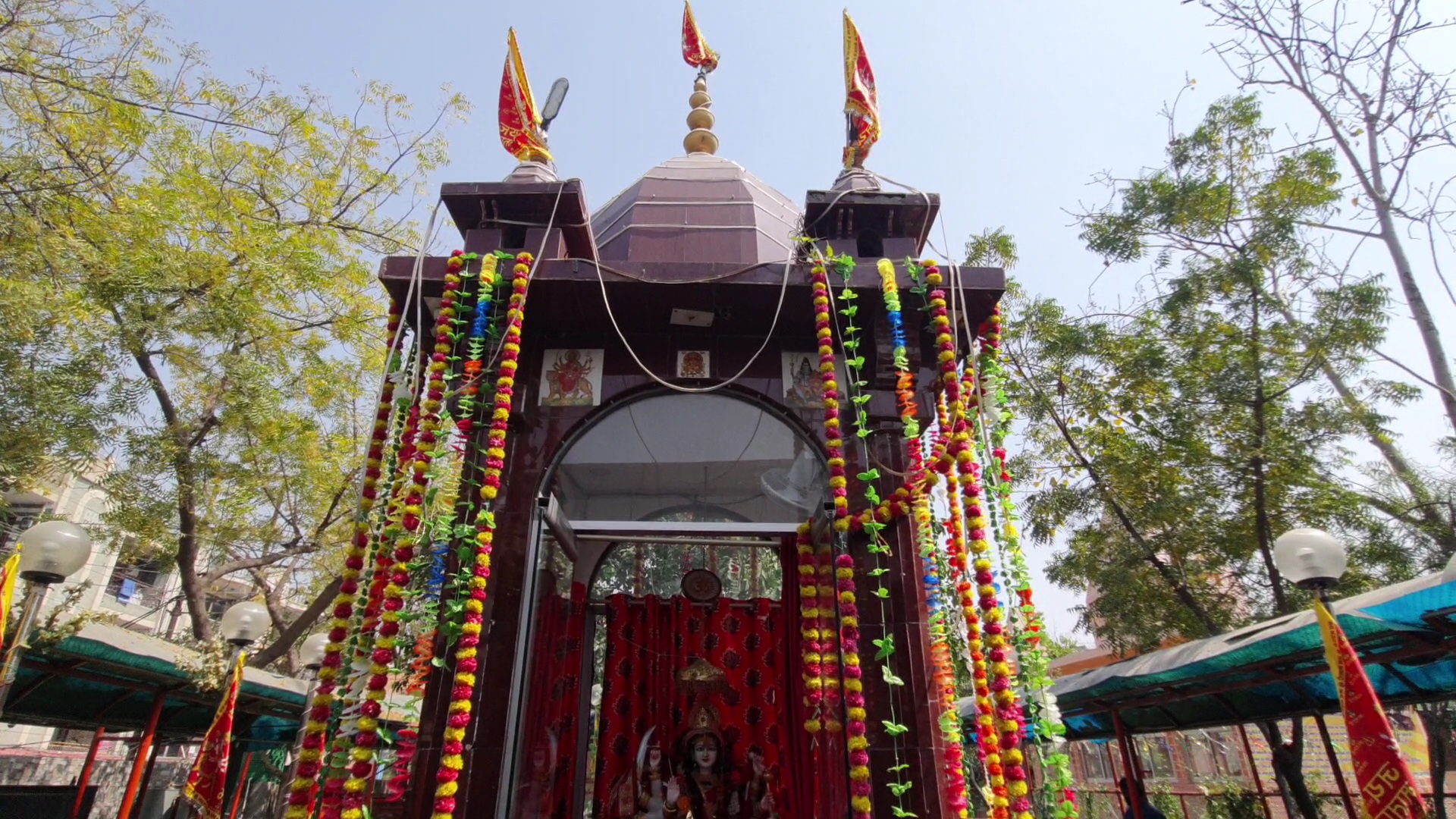 शालीमार गार्डन का माता क्षीर भवानी मंदिर.