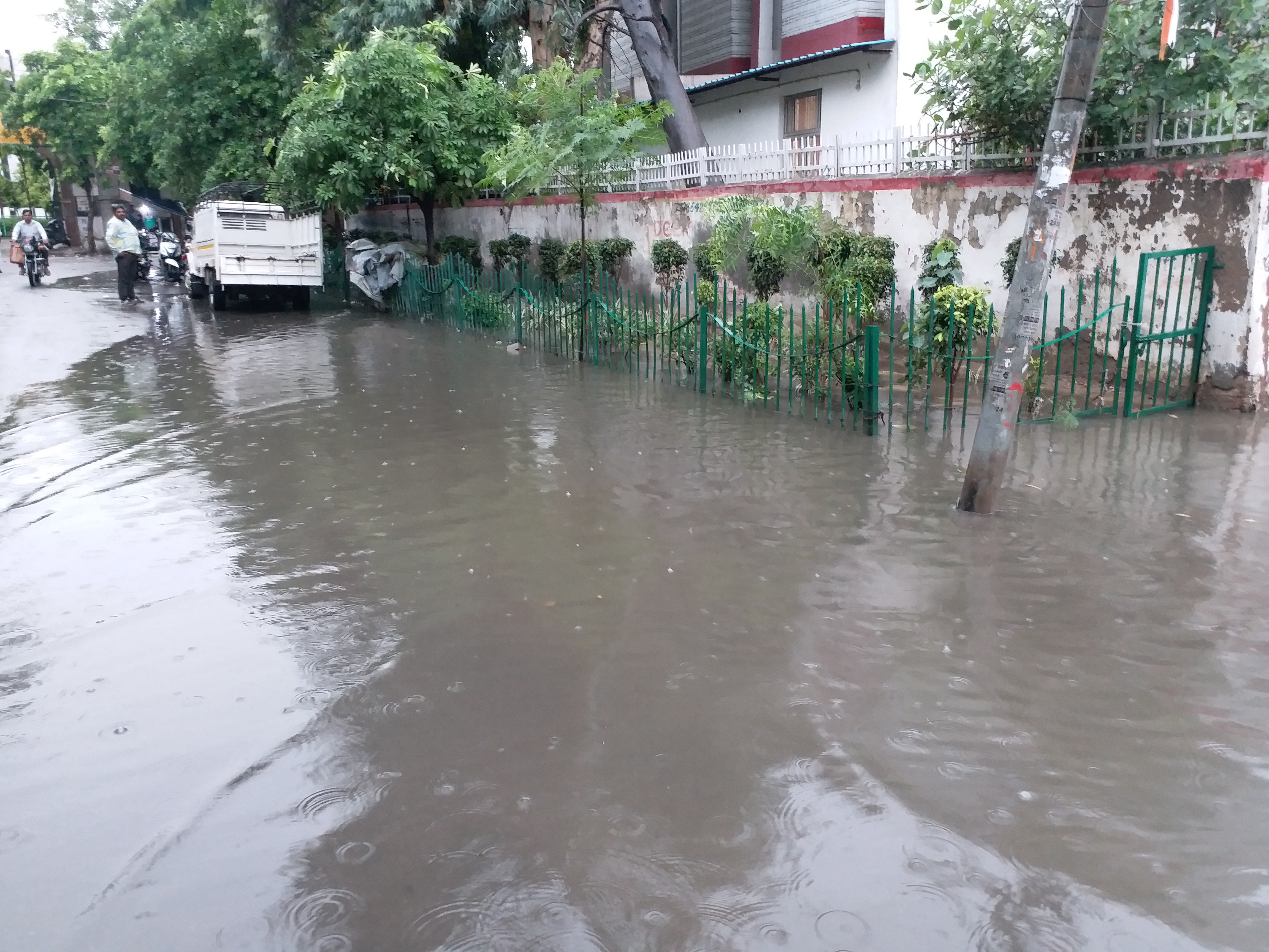 Water logging reported from Ghaziabad after light raining