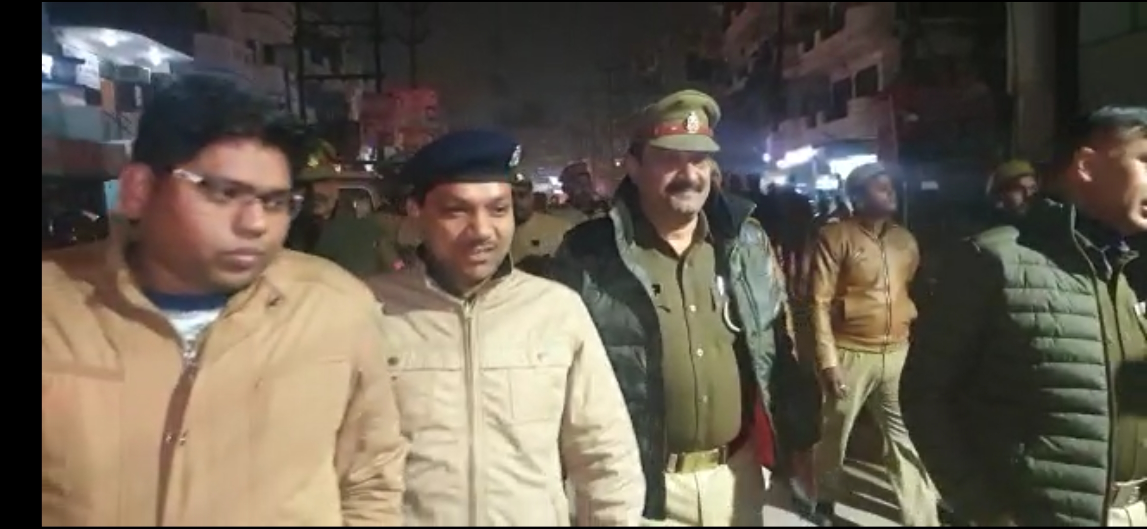 Police officers flag march in ghaziabad over citizenship amendment act