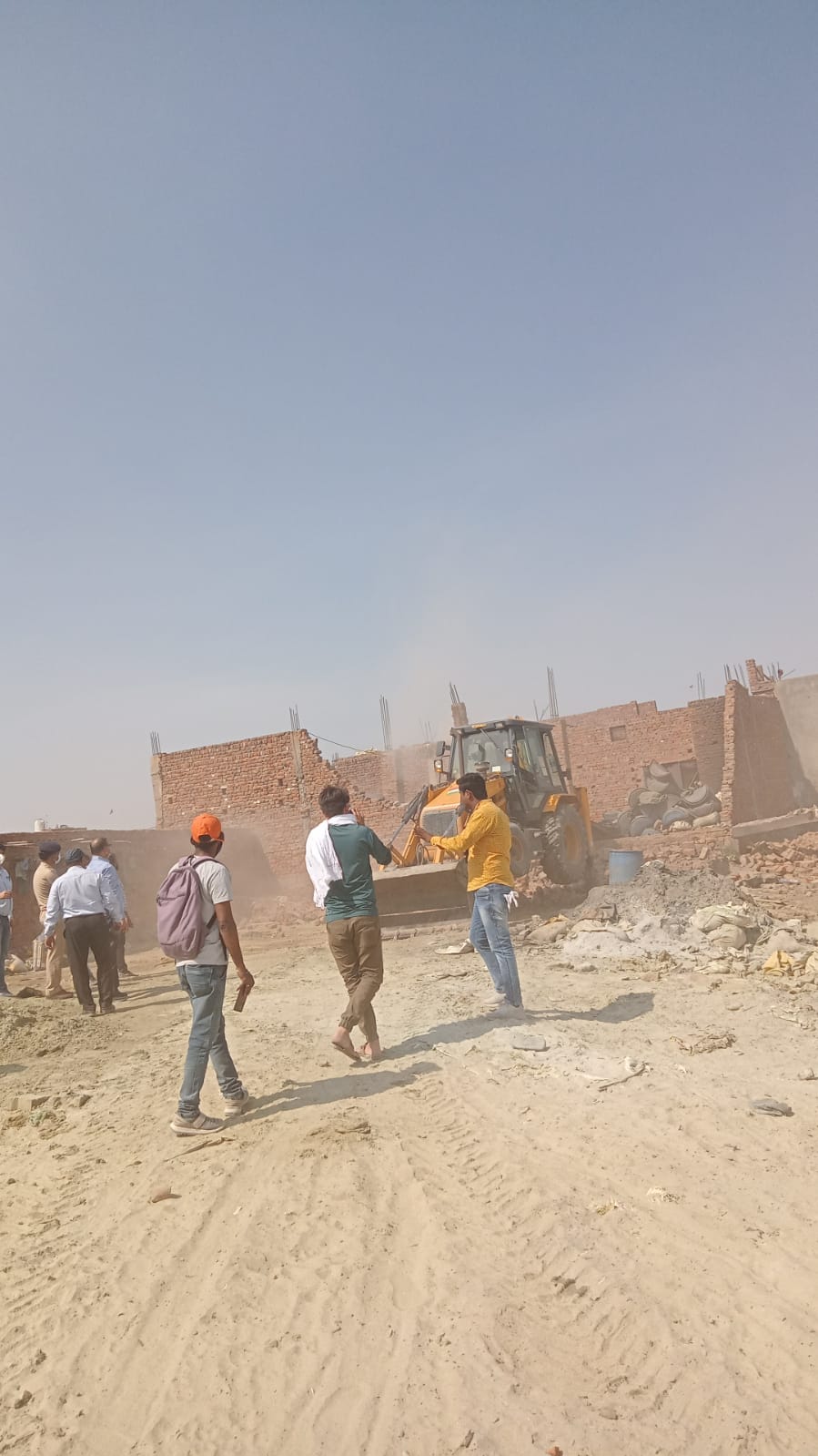 Bulldozers run on eight illegal factories spreading pollution in Ghaziabad