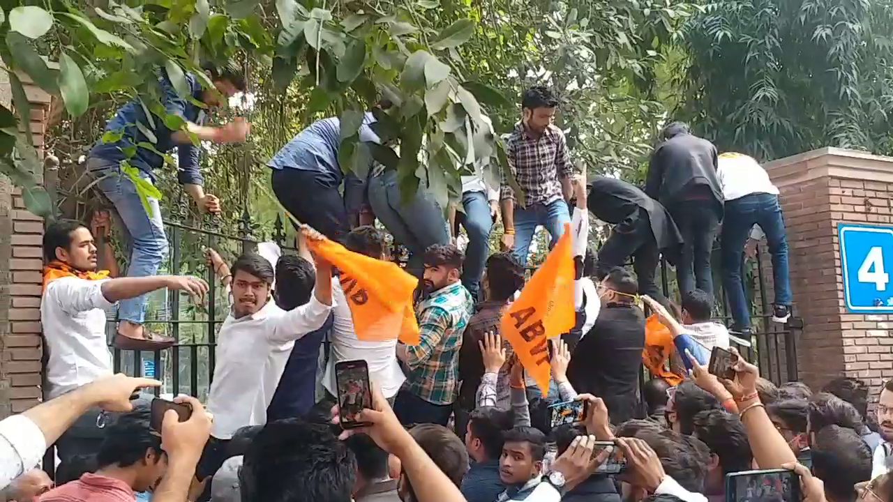 DU ABVP protest for Opening of University