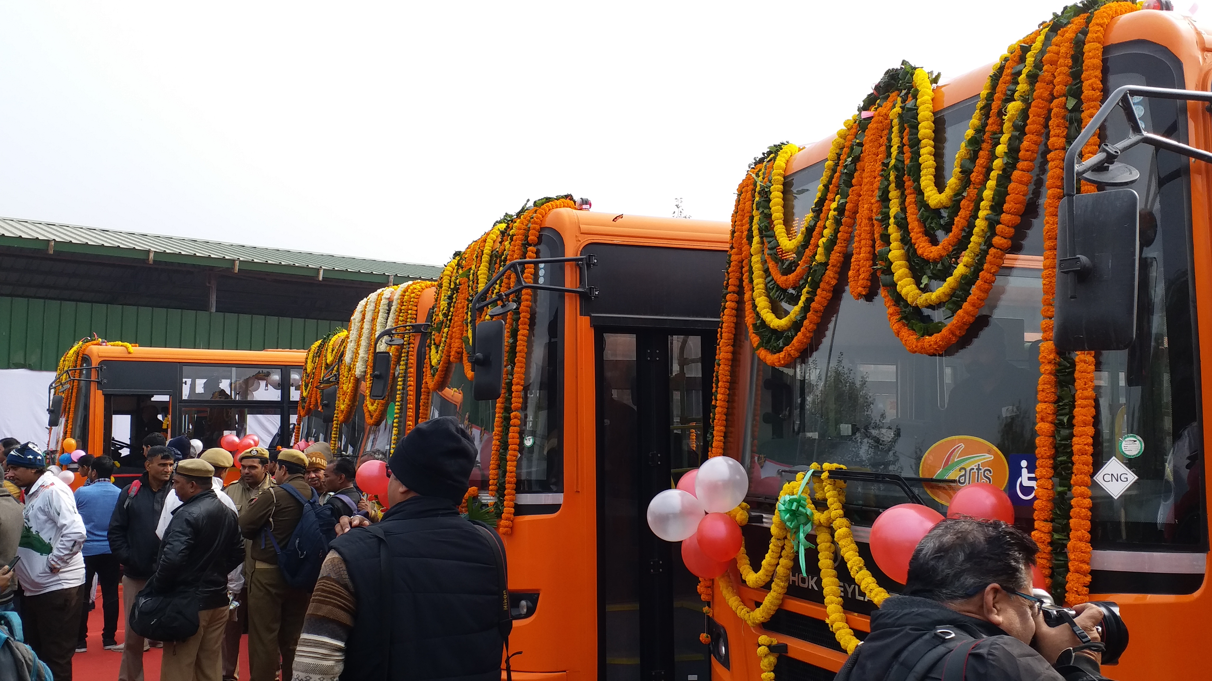 One thousand electric buses will join cluster service in delhi