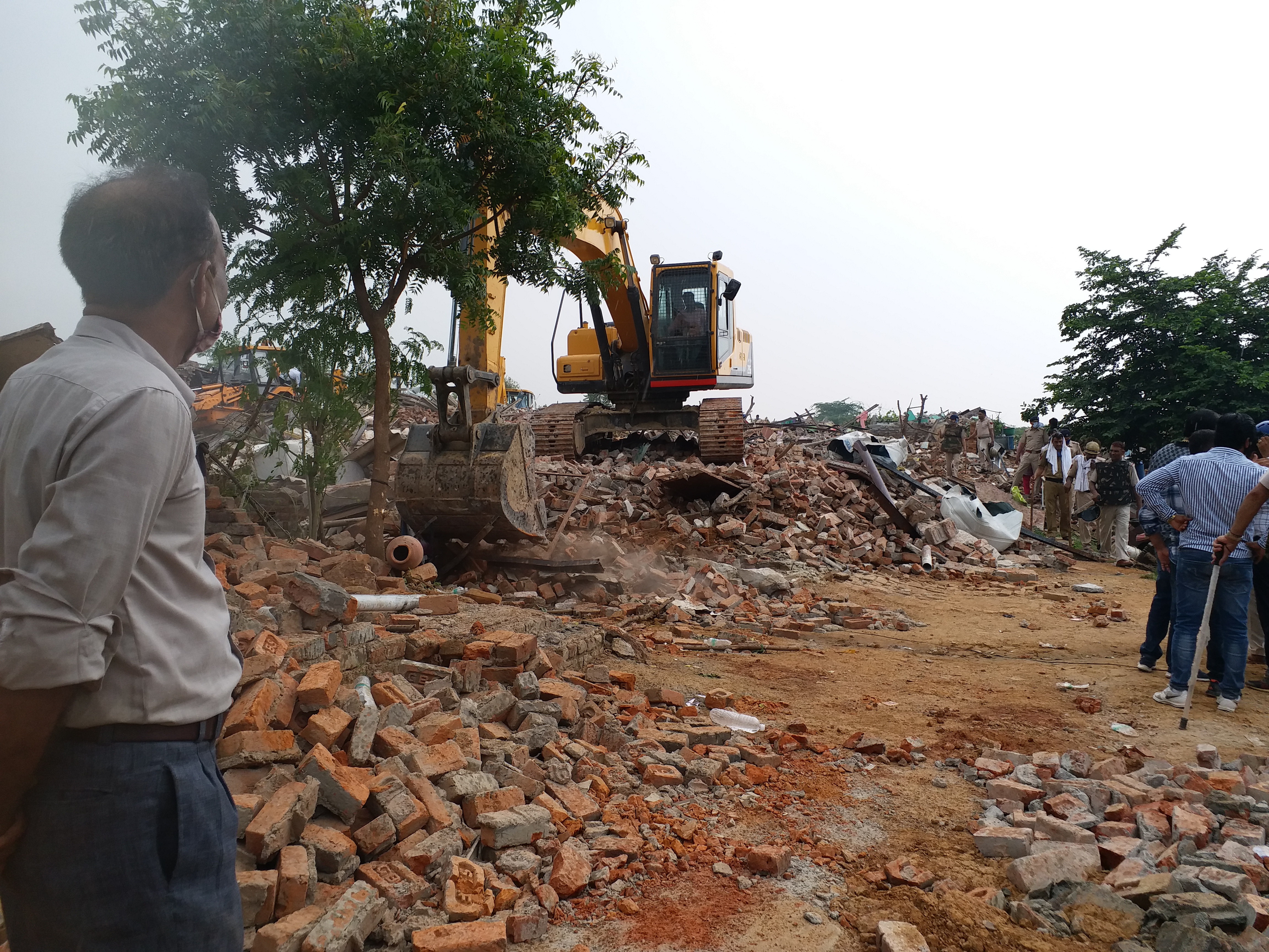 demolition in khauri village at delhi haryana border