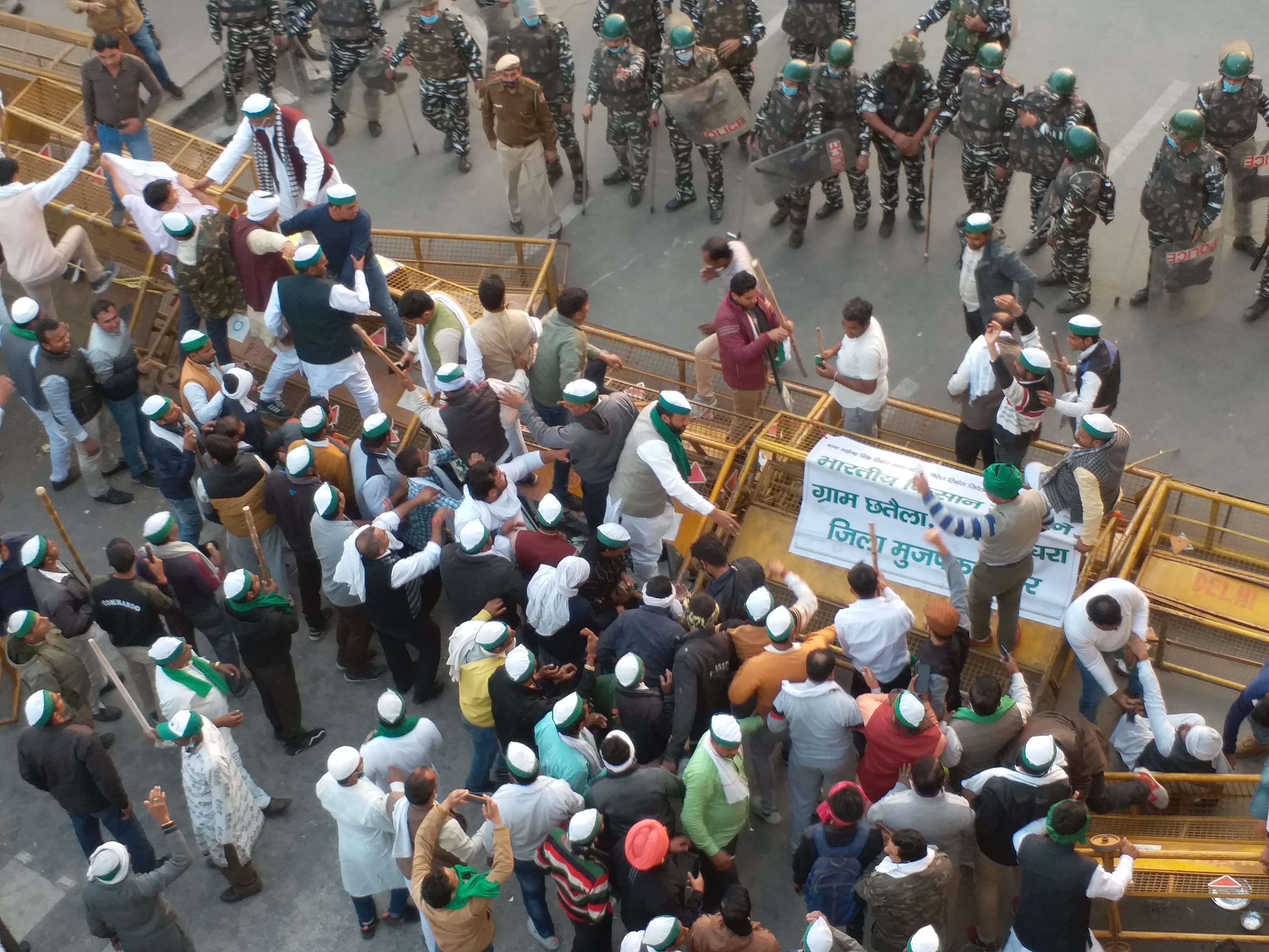 farmers reached in ghazipur border