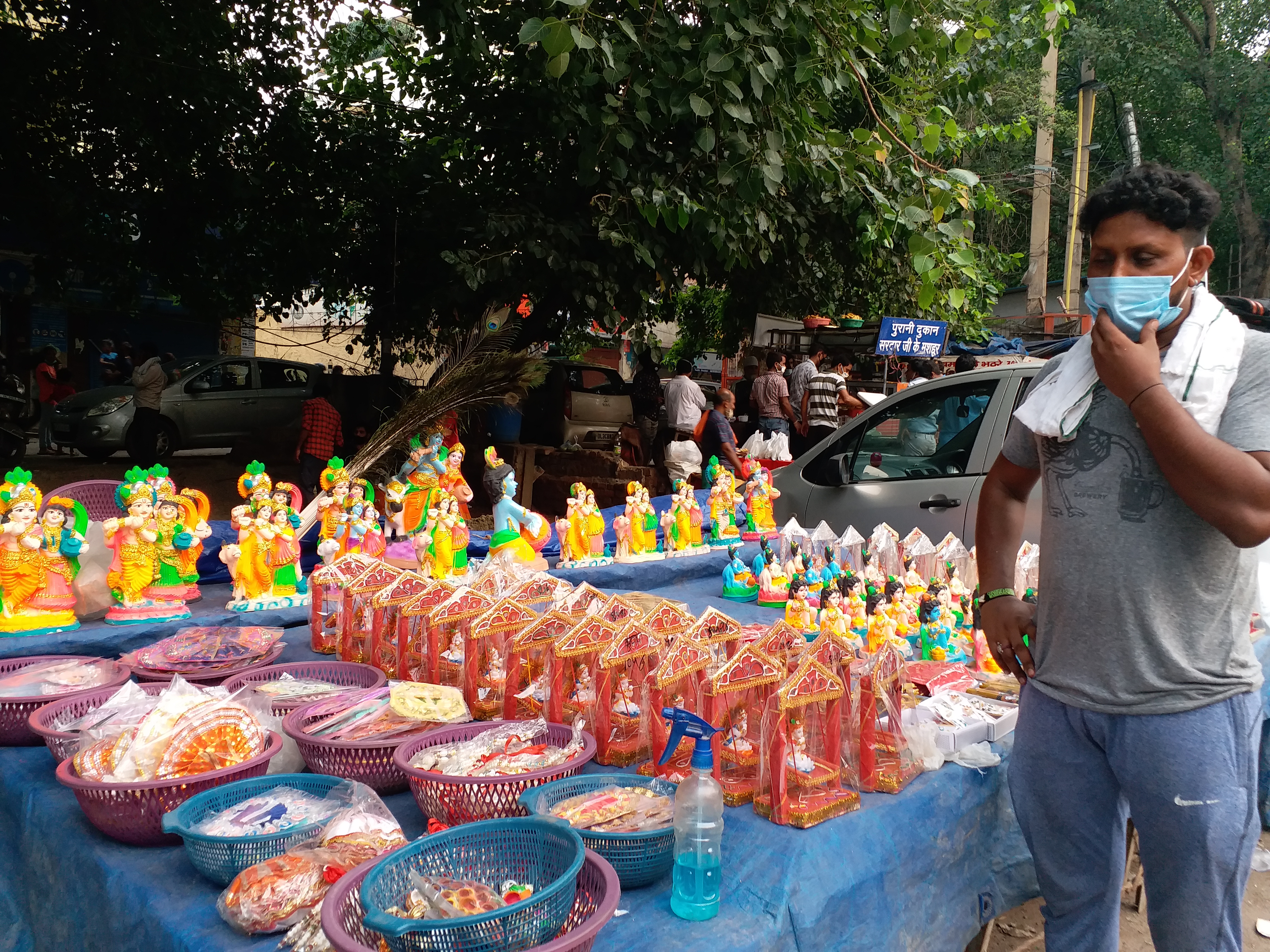 people are not shopping in markets due to corona virus infection on Janmashtami festival