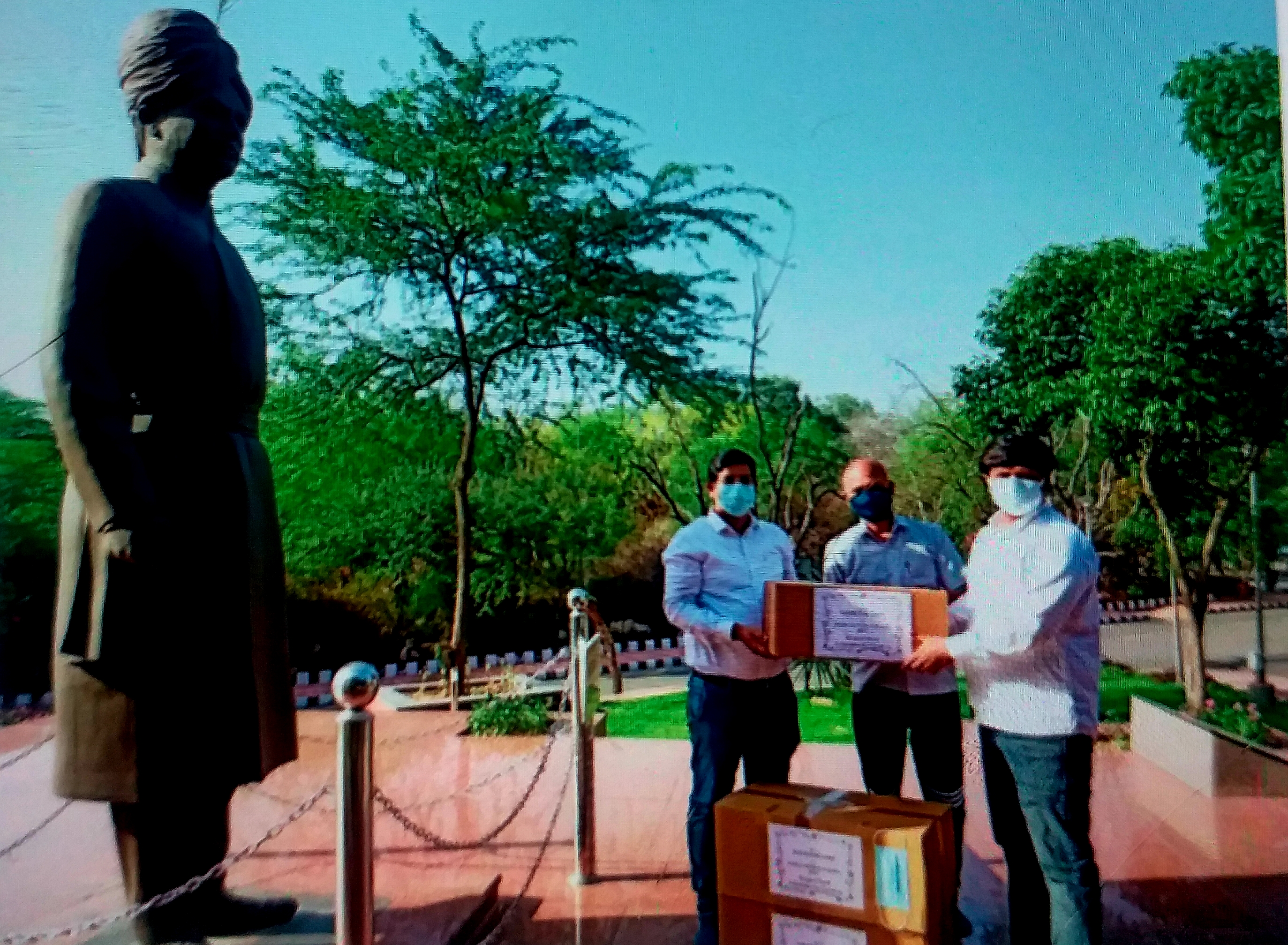 jnu alumni gave 48 thousand rupees and five thousand masks in a week after vice chancellor appeal