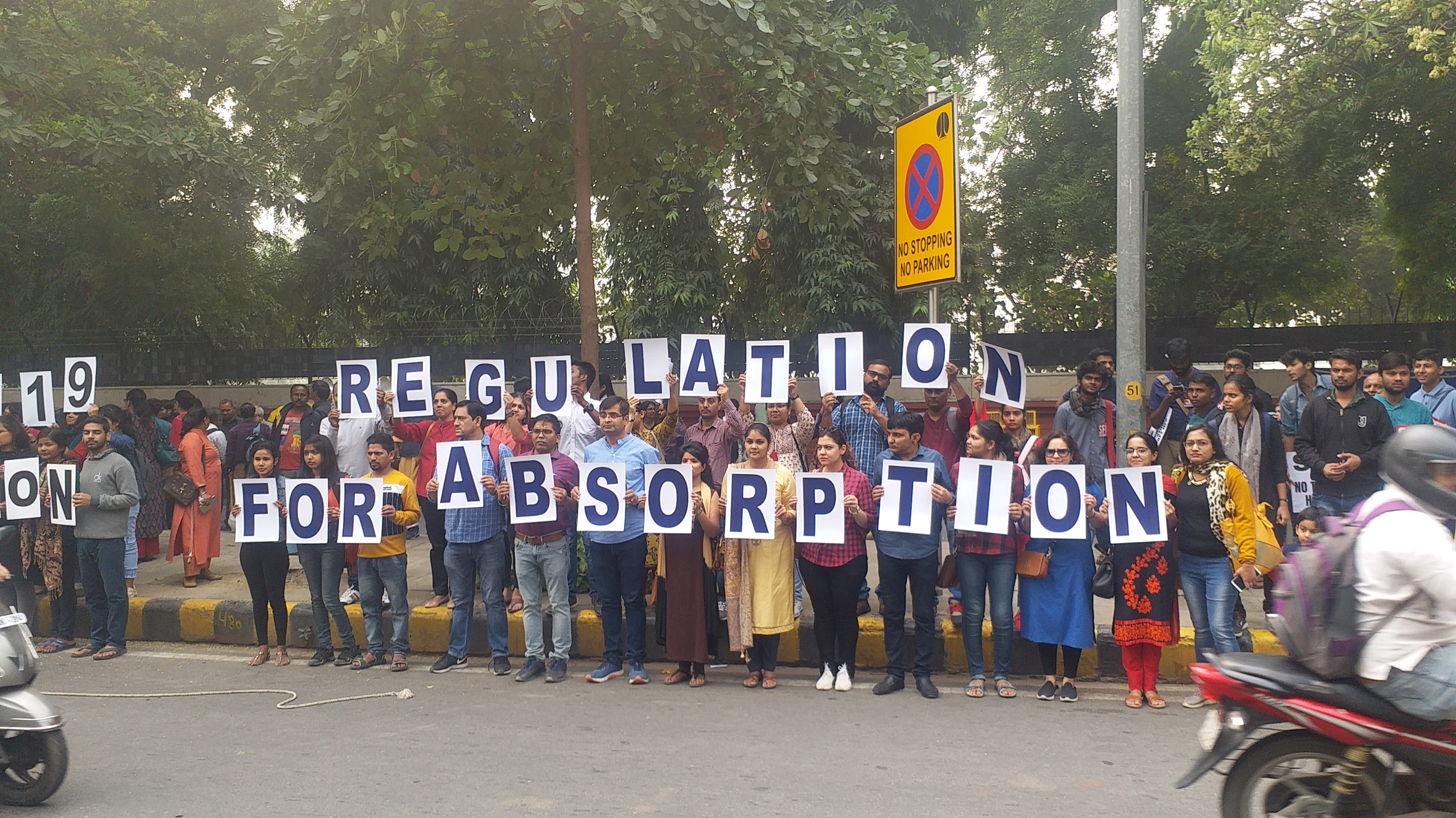 Jnu students still protesting against fees and university manual