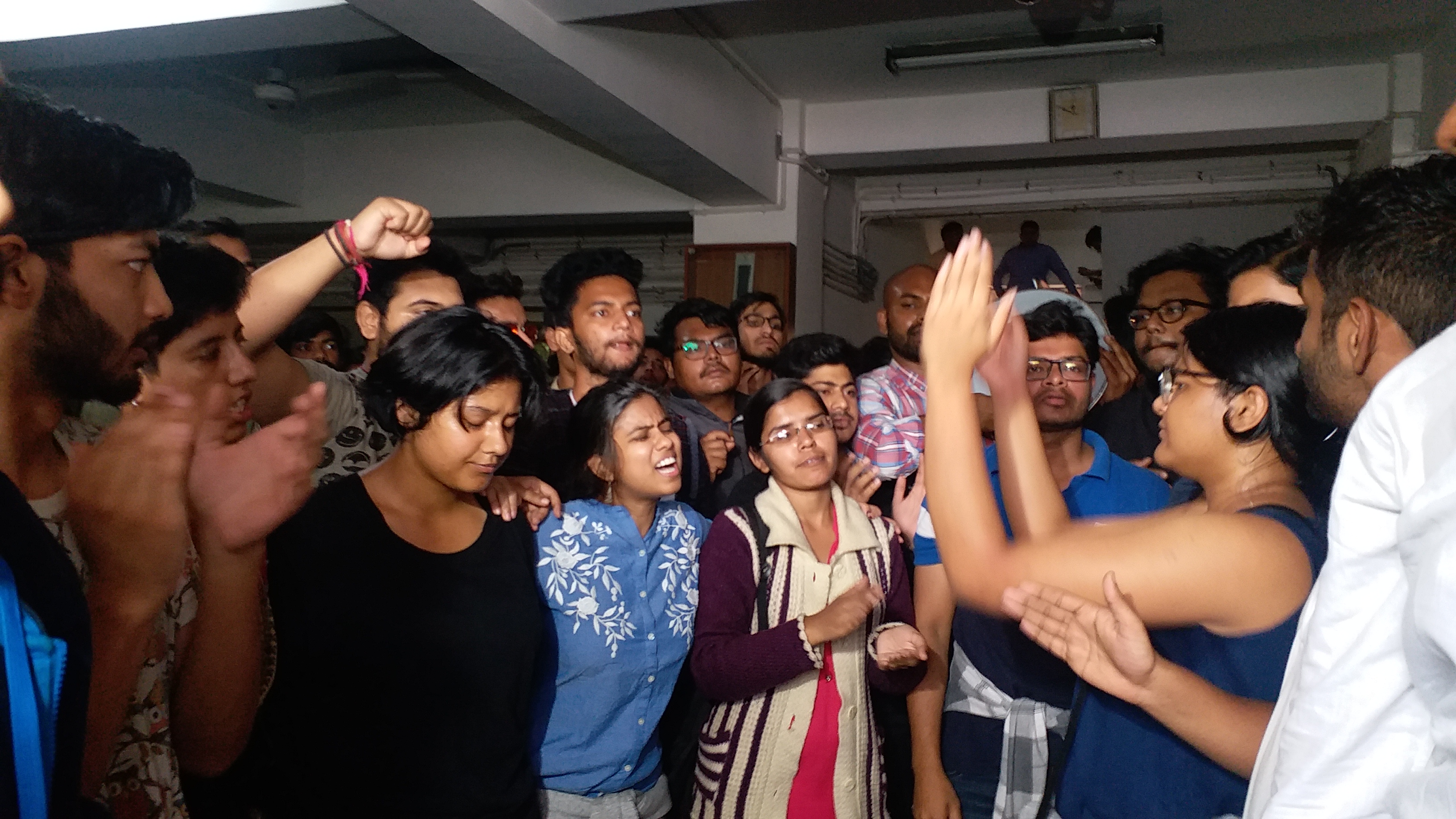 jnu vc on defamation of swami vivekanand statue and students protest